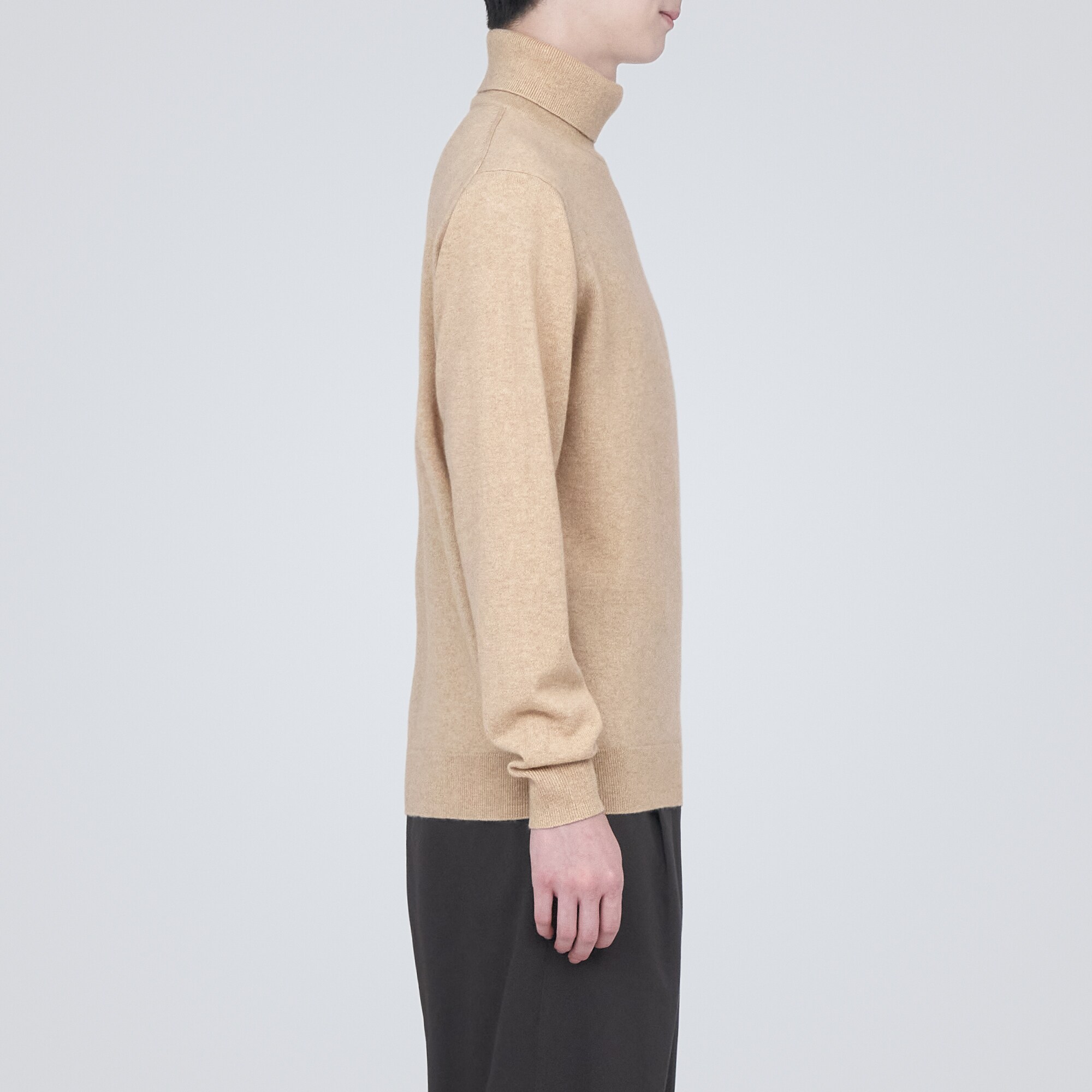 自然のまんまの色カシミヤタートルネックセーター（数量限定）