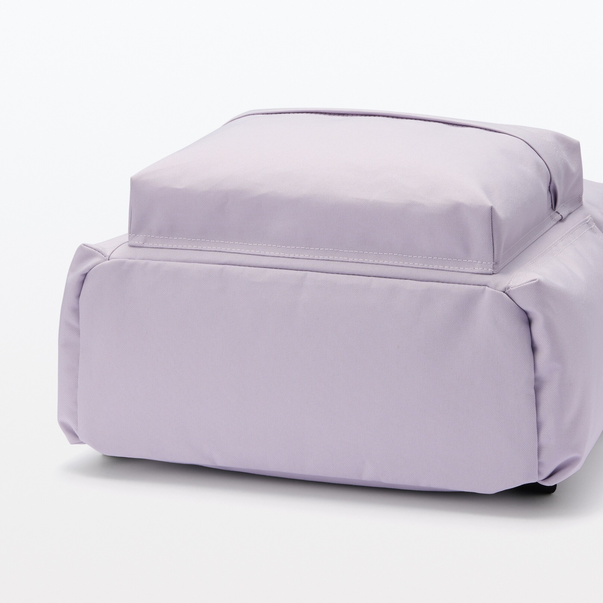 肩の負担を軽くする　撥水リュックサック