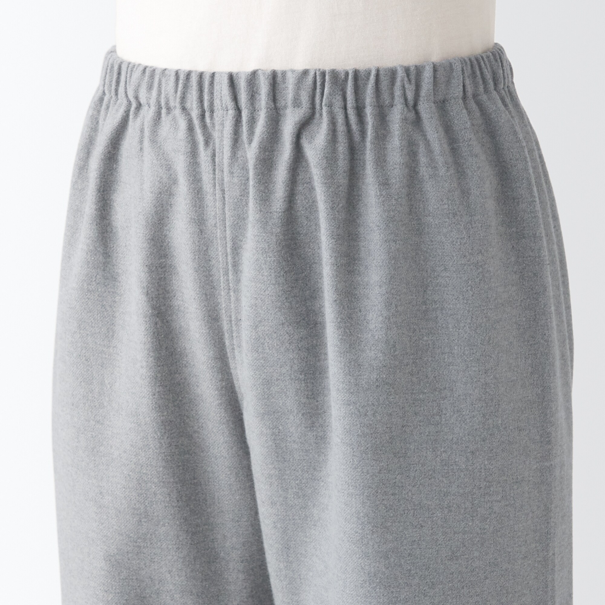 【両面起毛で温かい】脇に縫い目のない　フランネルパジャマ（旧仕様：丸襟タイプ・お尻ポケットなし）