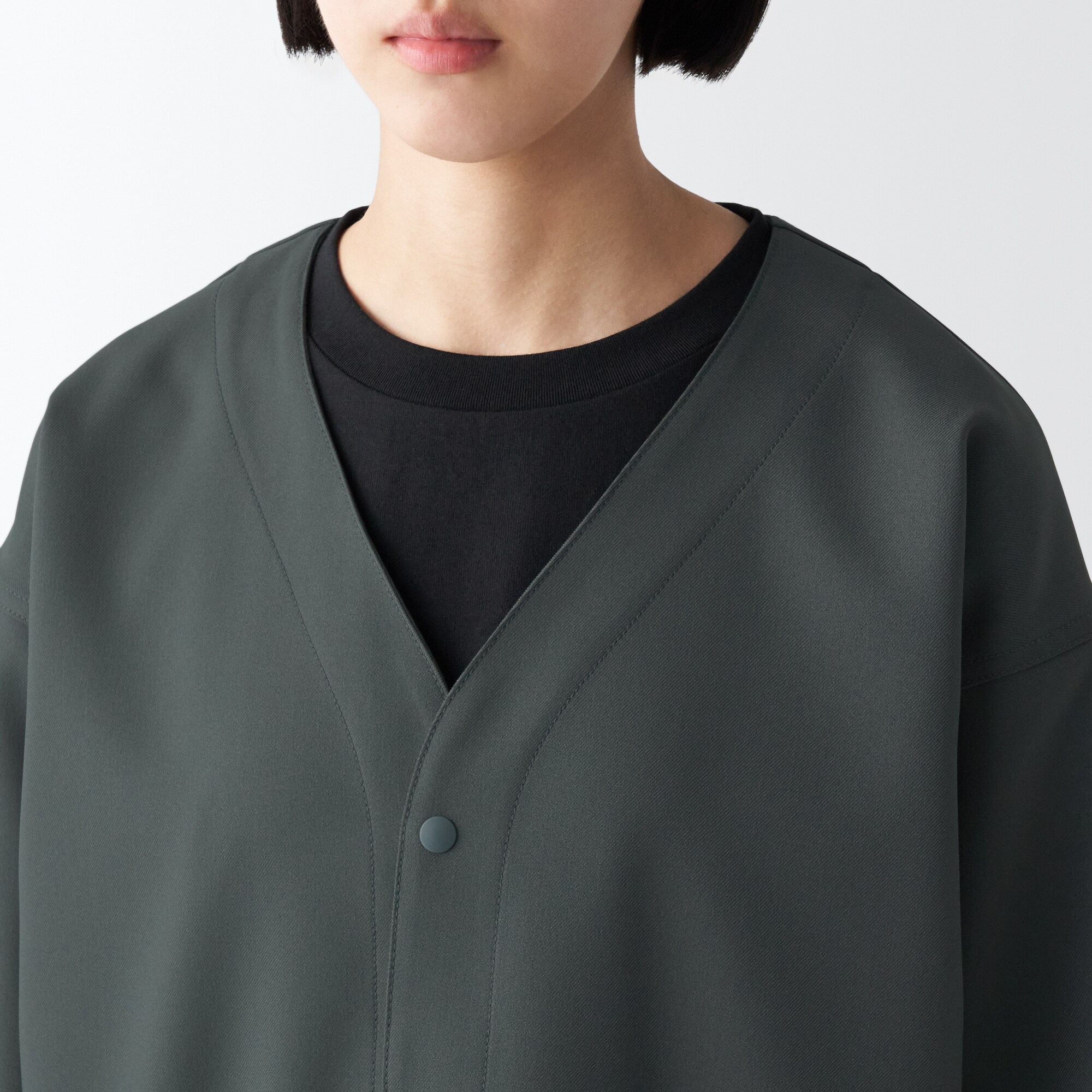 汚れが落ちやすいノーカラージャケット