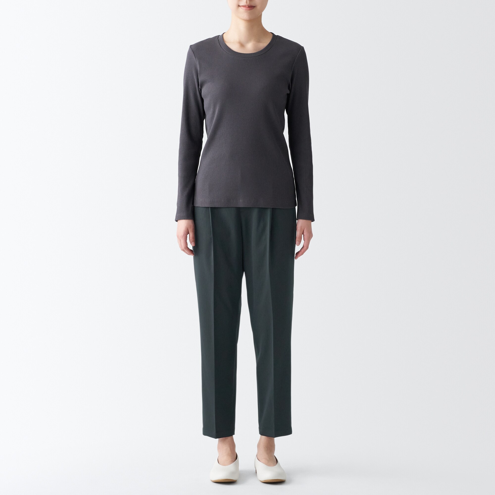 再生ポリエステルテーパードパンツ