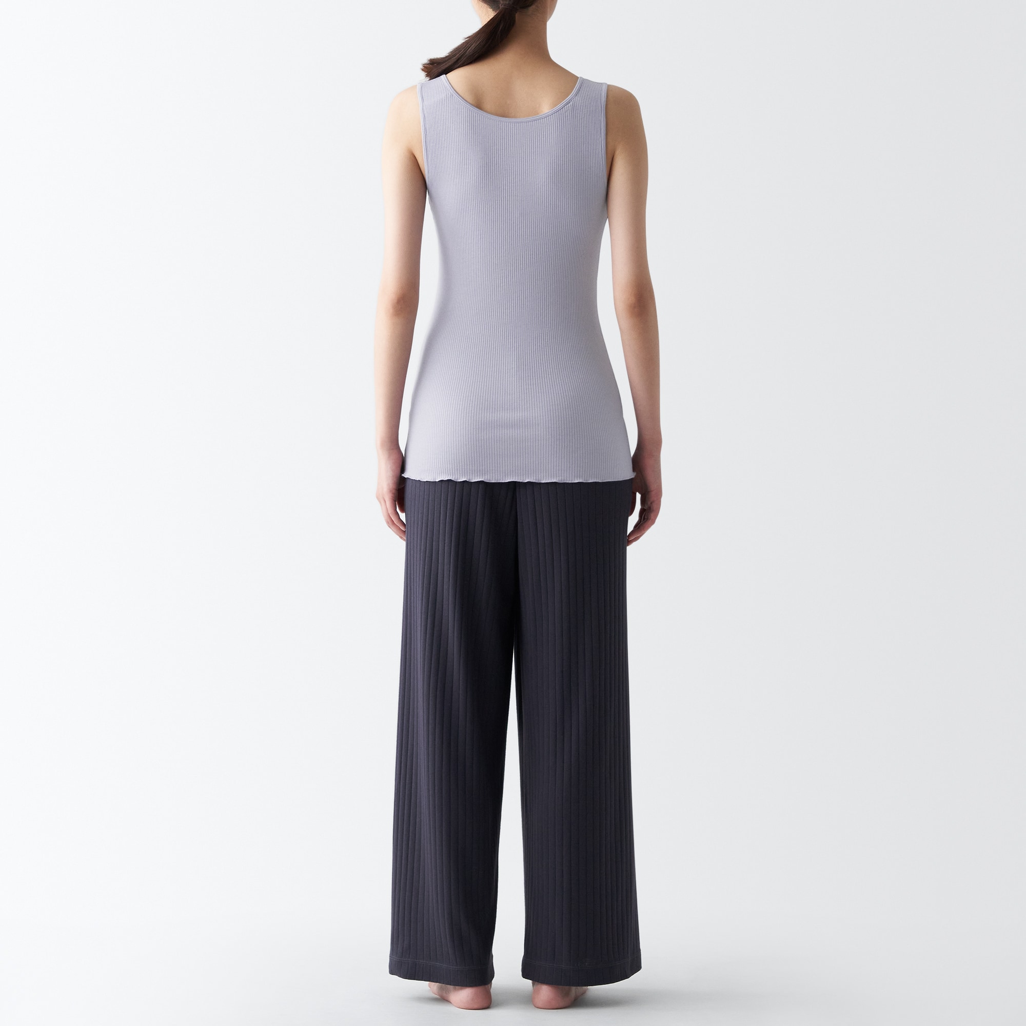 なめらかリブブラタンクトップ