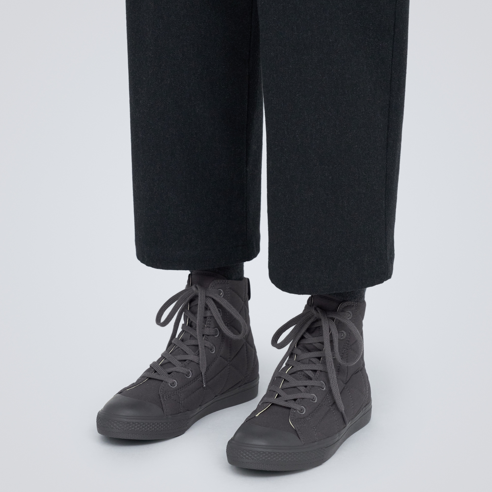 婦人　疲れにくい　撥水中わたハイカットスニーカー