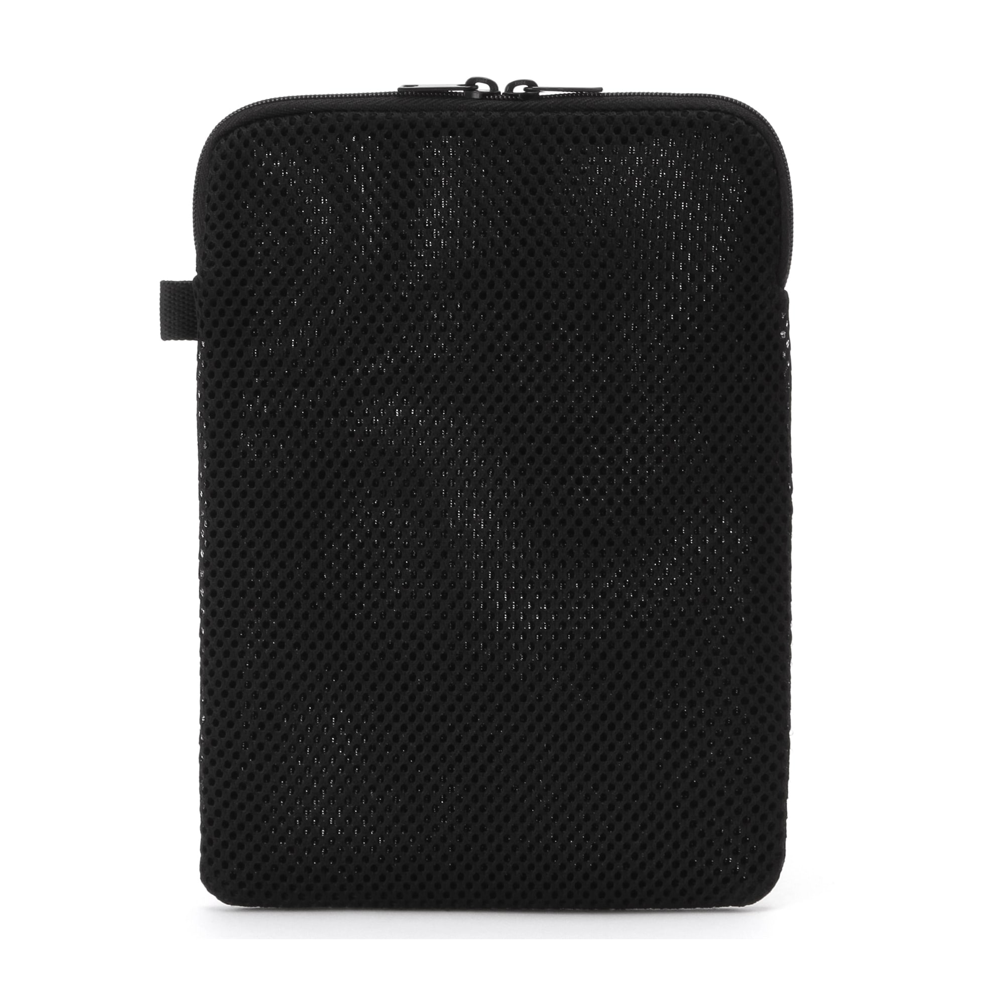 ポリエステルメッシュクッションケース　黒・縦型・約２１．５×１５ｃｍ