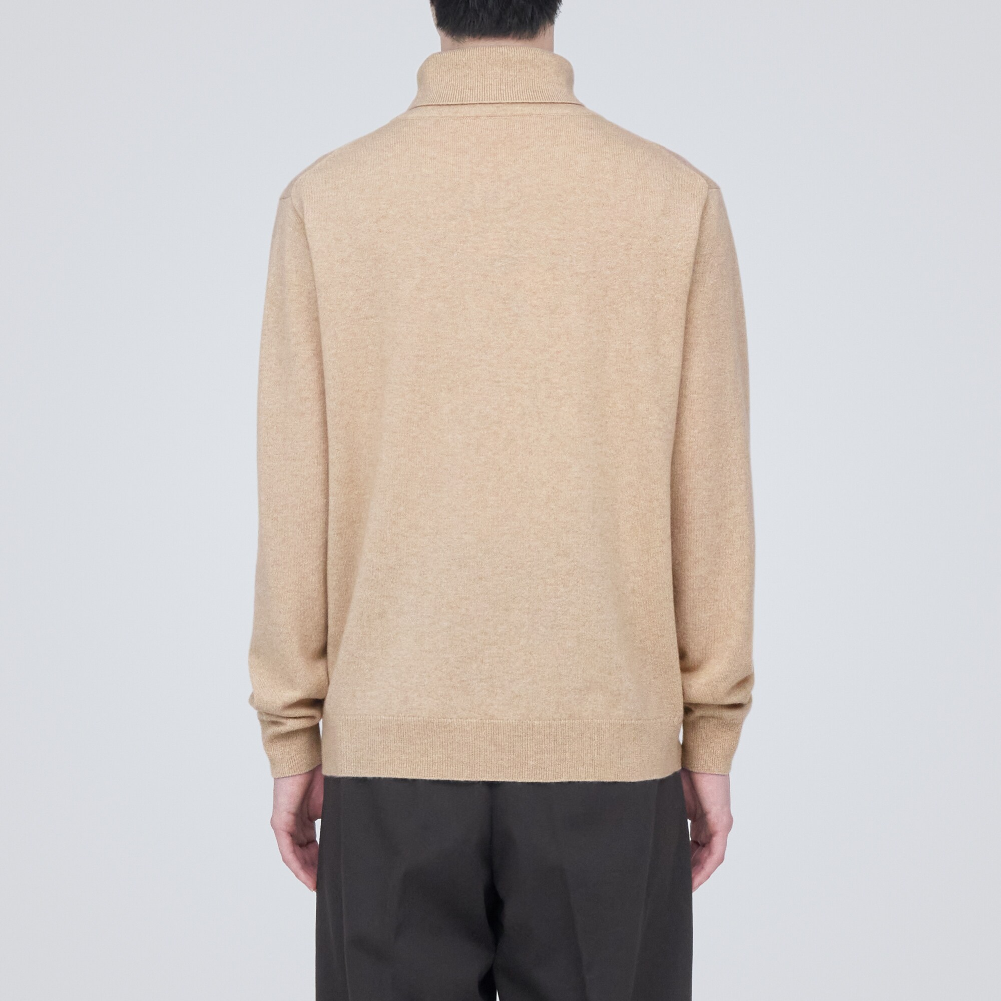 自然のまんまの色カシミヤタートルネックセーター（数量限定）