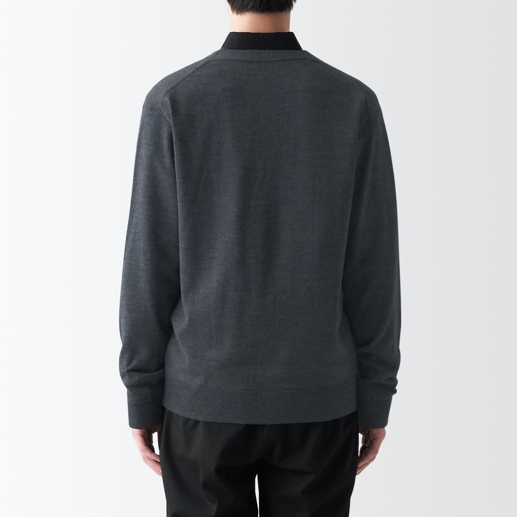 洗えるウールハイゲージＶネックカーディガン