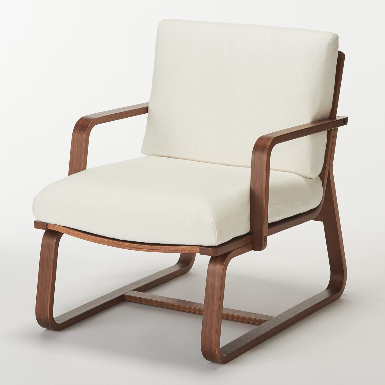 リビングでもダイニングでもつかえるソファチェア用アーム・ウォールナット材