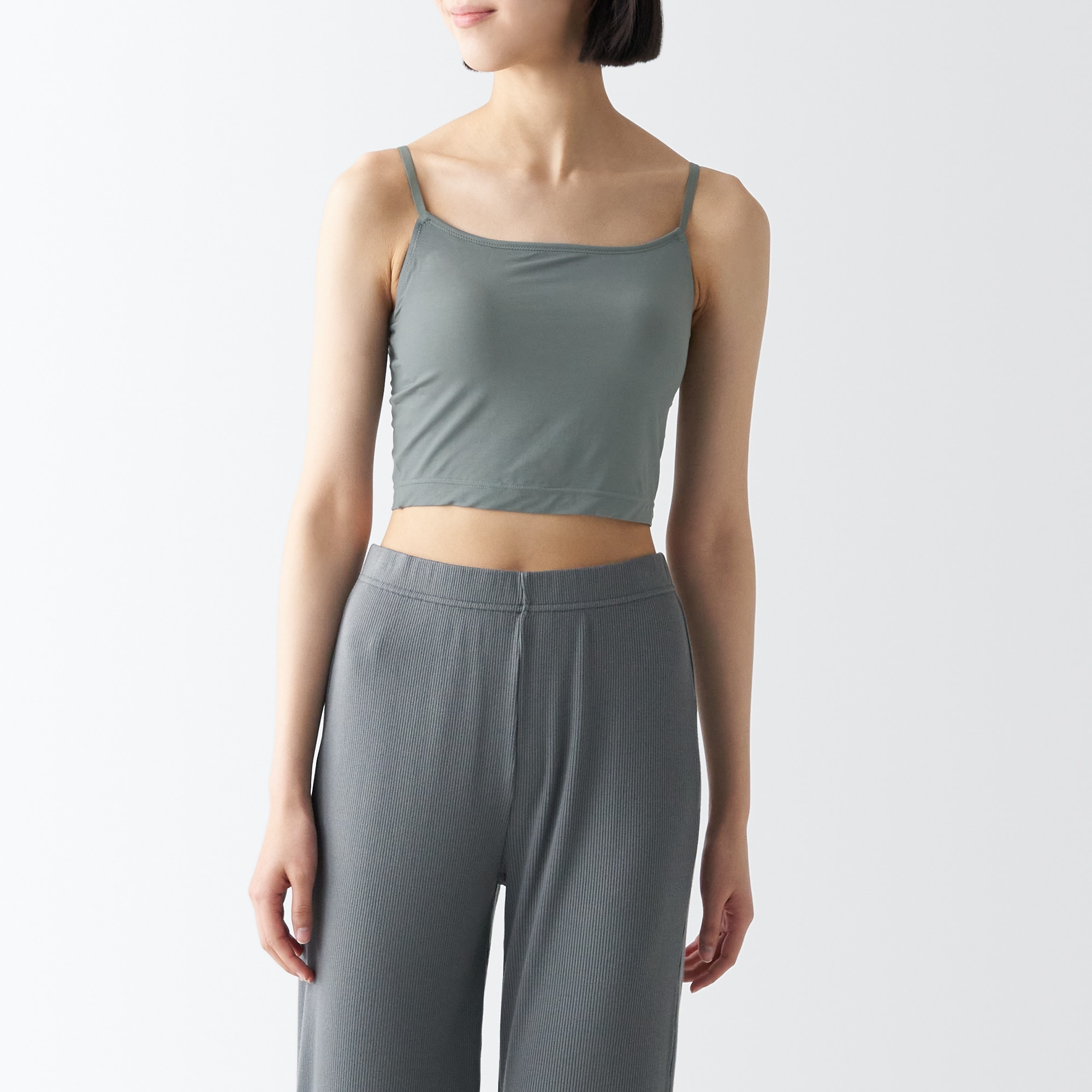 なめらかブラハーフ丈キャミソール