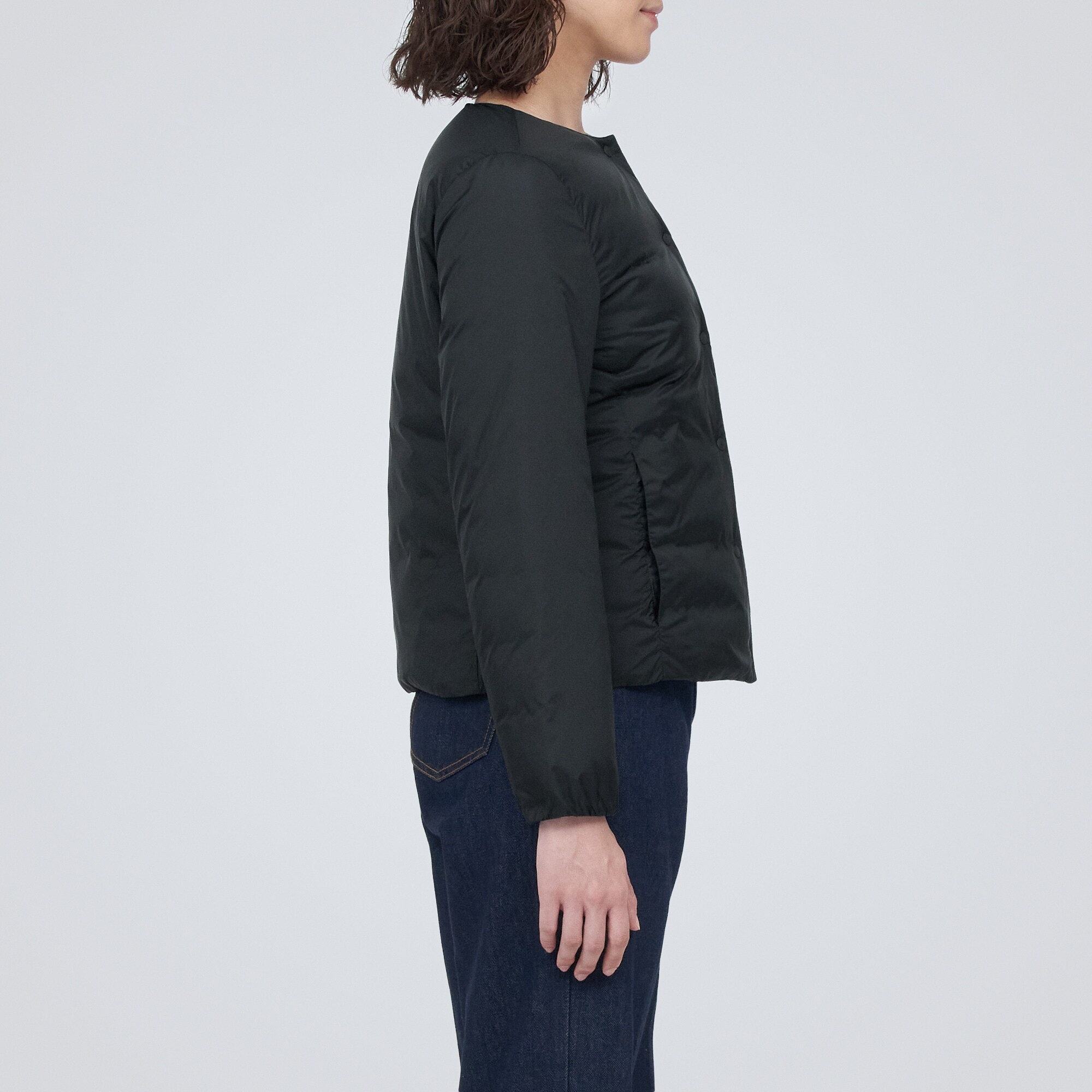 軽量ダウンノーカラージャケット（帯電防止裏地）