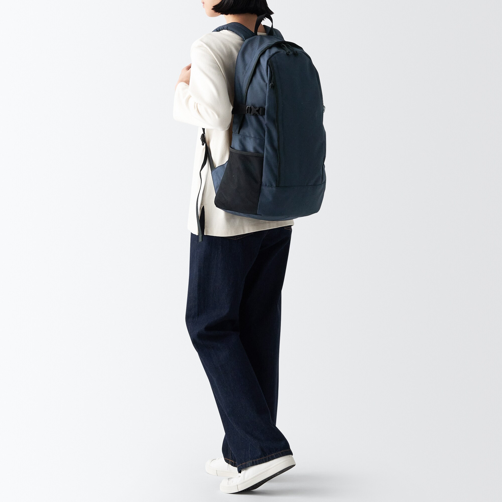 肩の負担を軽くする　撥水大容量リュックサック