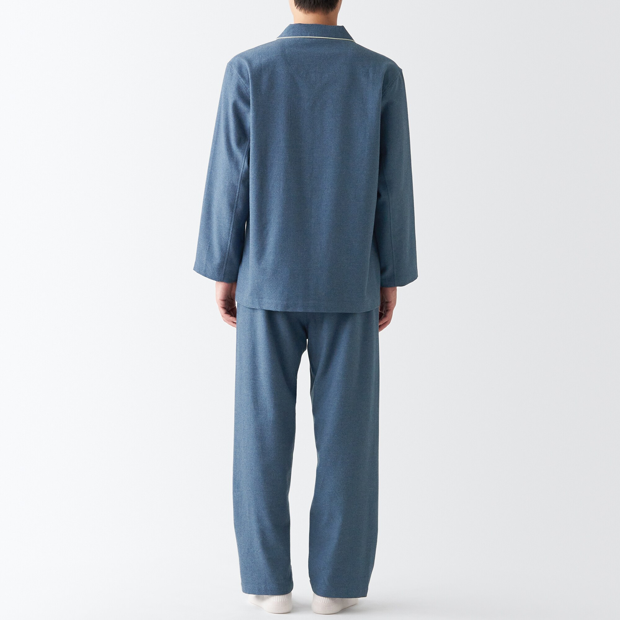 【両面起毛で温かい】脇に縫い目のない　フランネルパジャマ（旧仕様：丸襟タイプ・お尻ポケットなし）