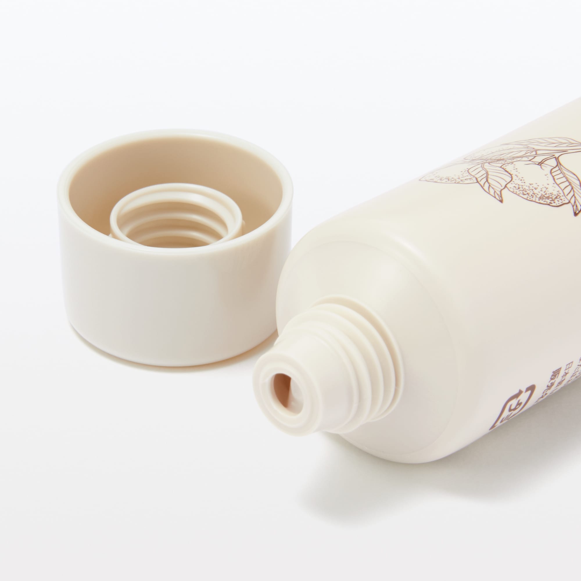 ハンドクリーム　柚子の香り　５０ｇ