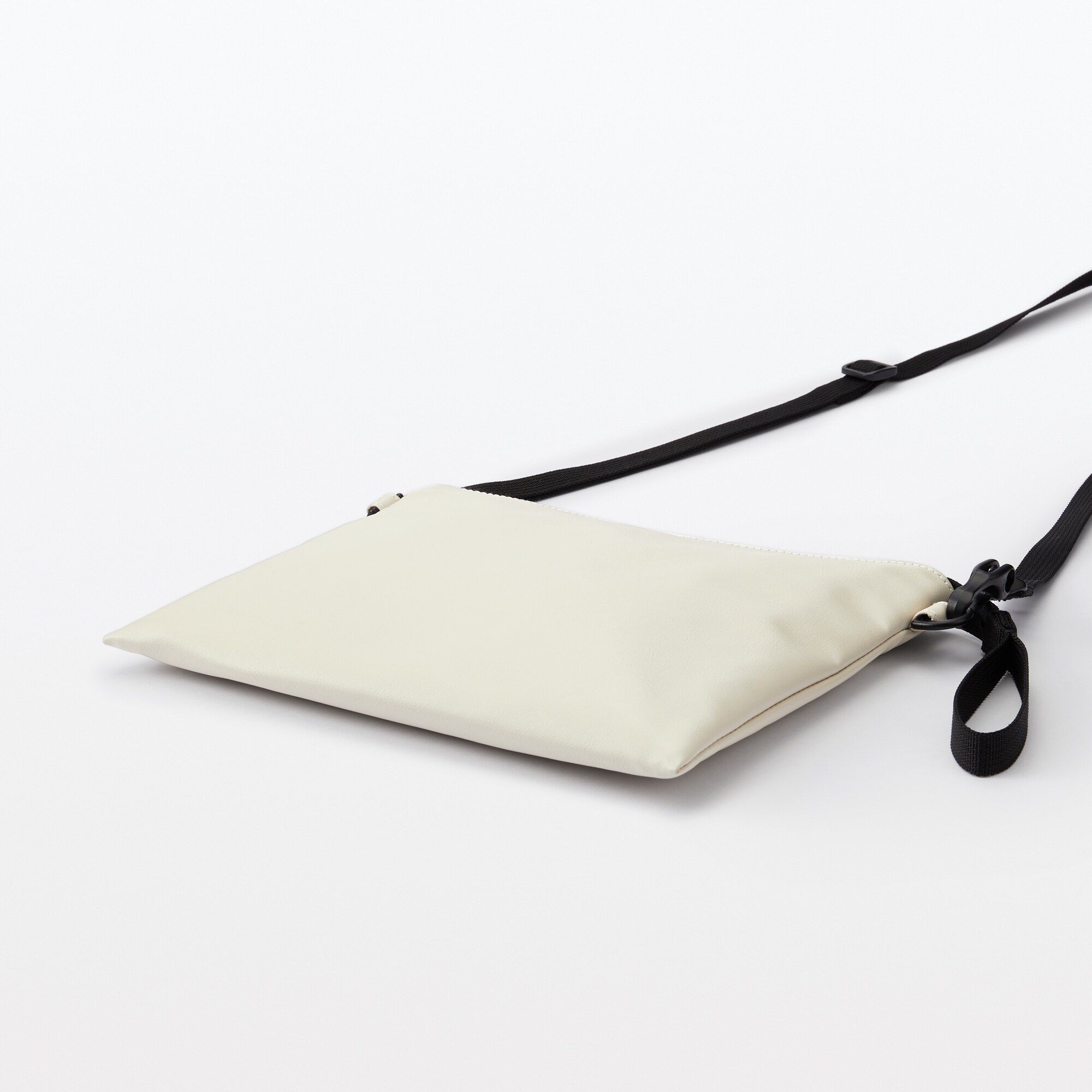 植物由来の原料を使った　サコッシュ