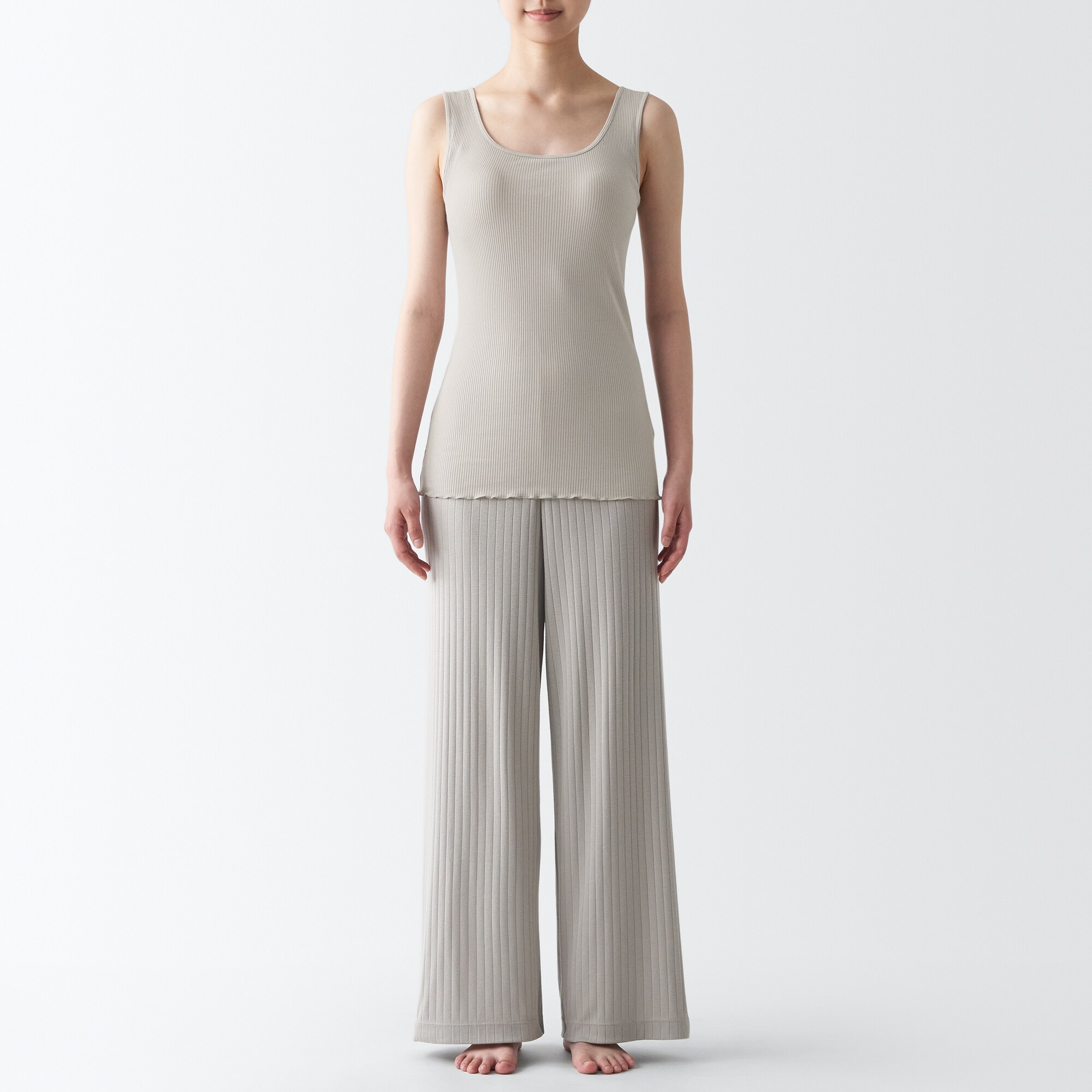 なめらかリブブラタンクトップ