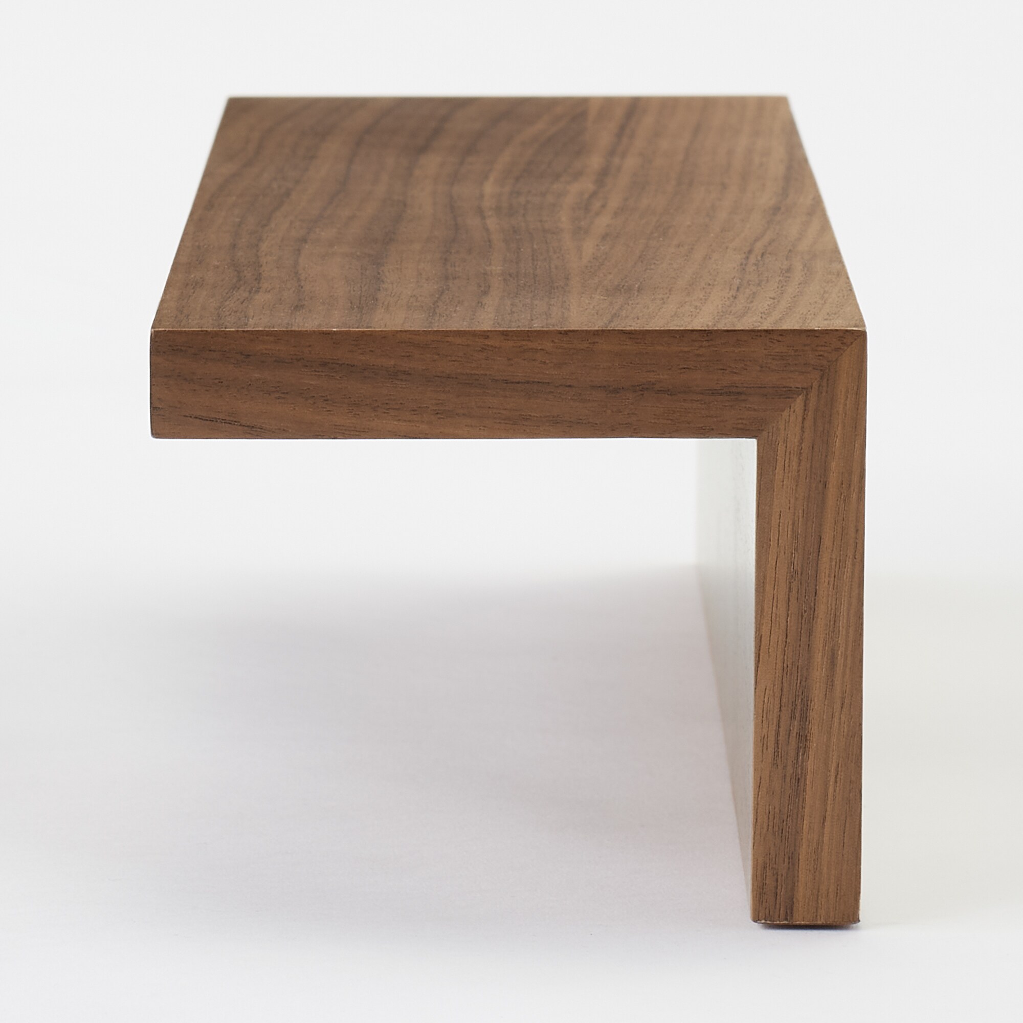 壁に付けられる家具棚／４４ｃｍ