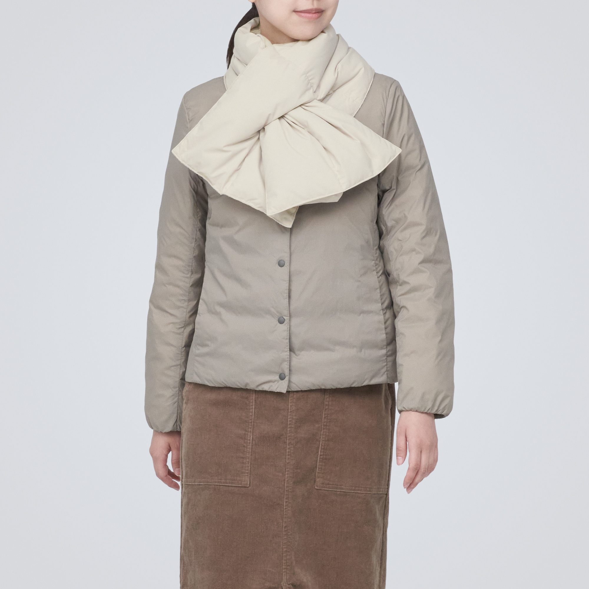 撥水生地を使った　ポケッタブル　ダウンマフラー