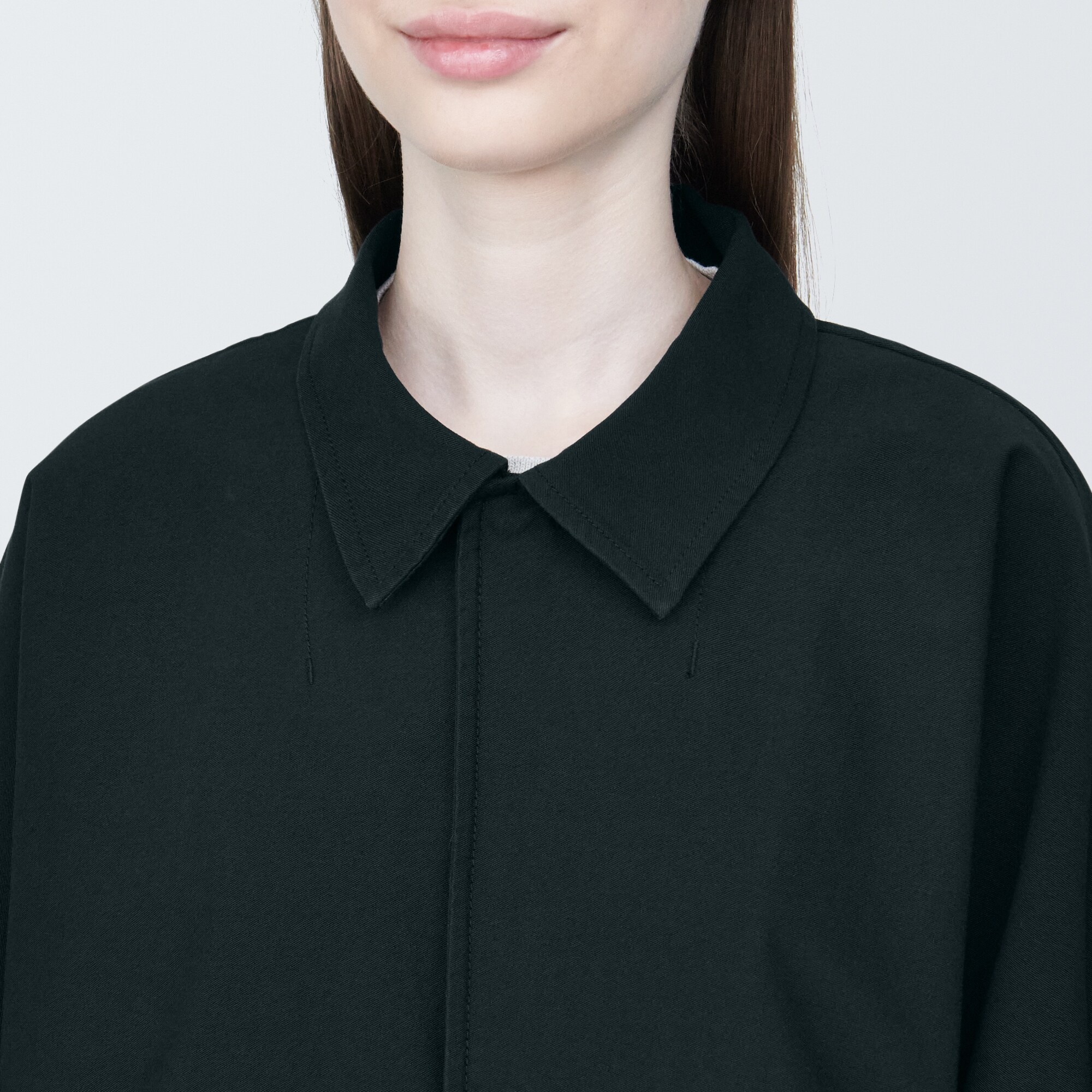 燃えにくい素材を使ったステンカラーコート