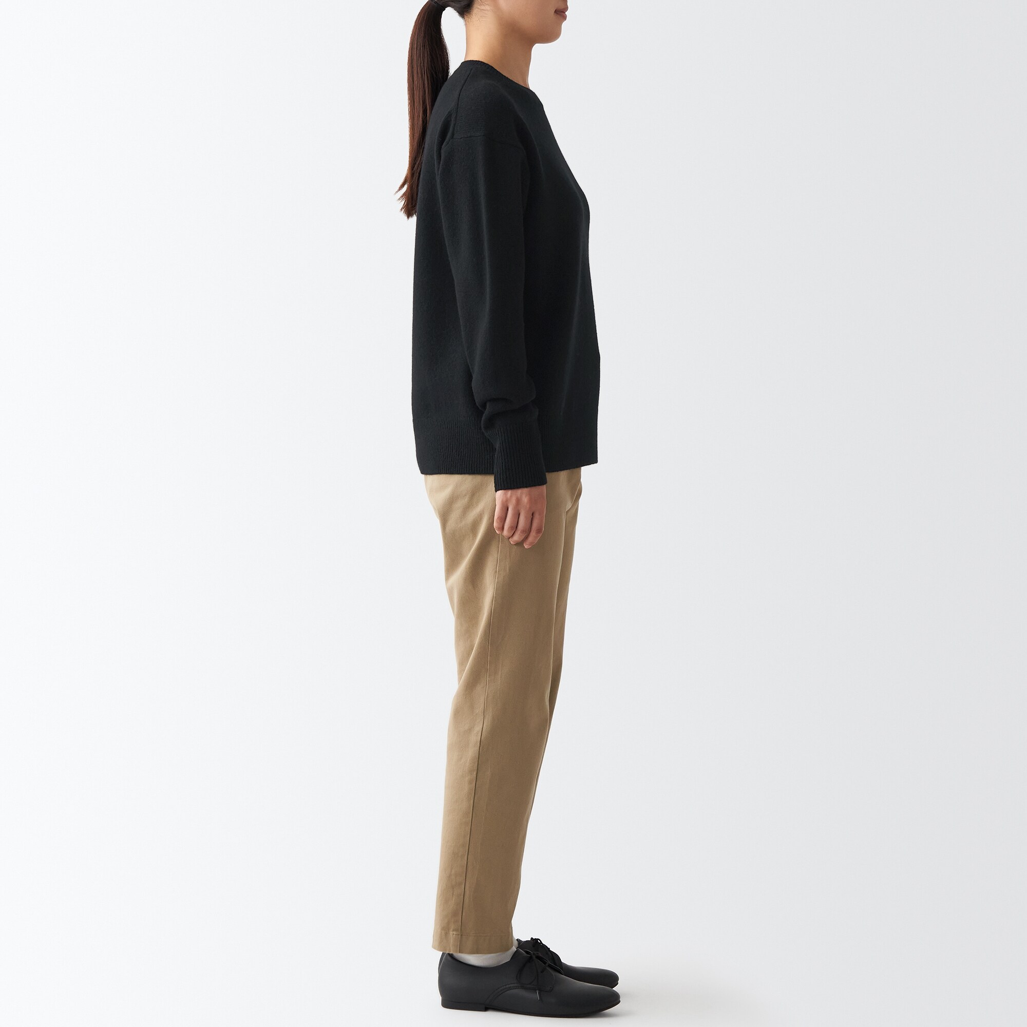 洗えるウールミドルゲージクルーネックセーター