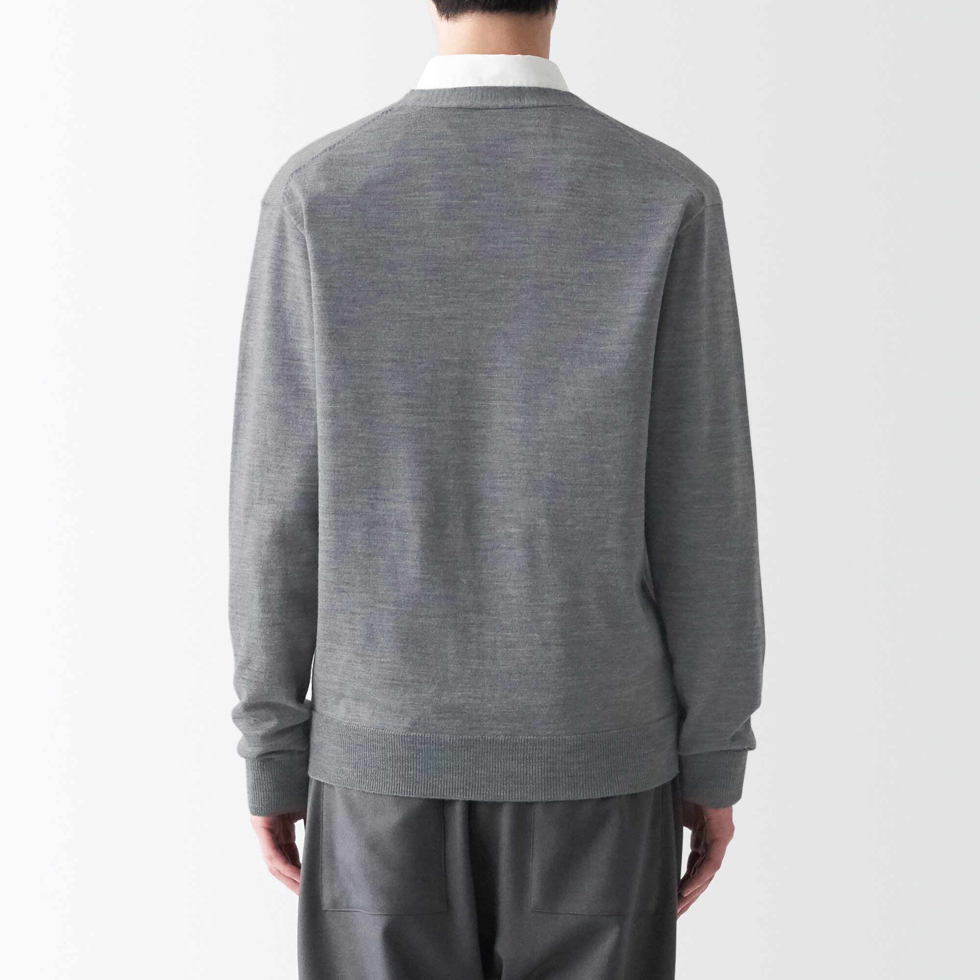 洗えるウールハイゲージＶネックカーディガン