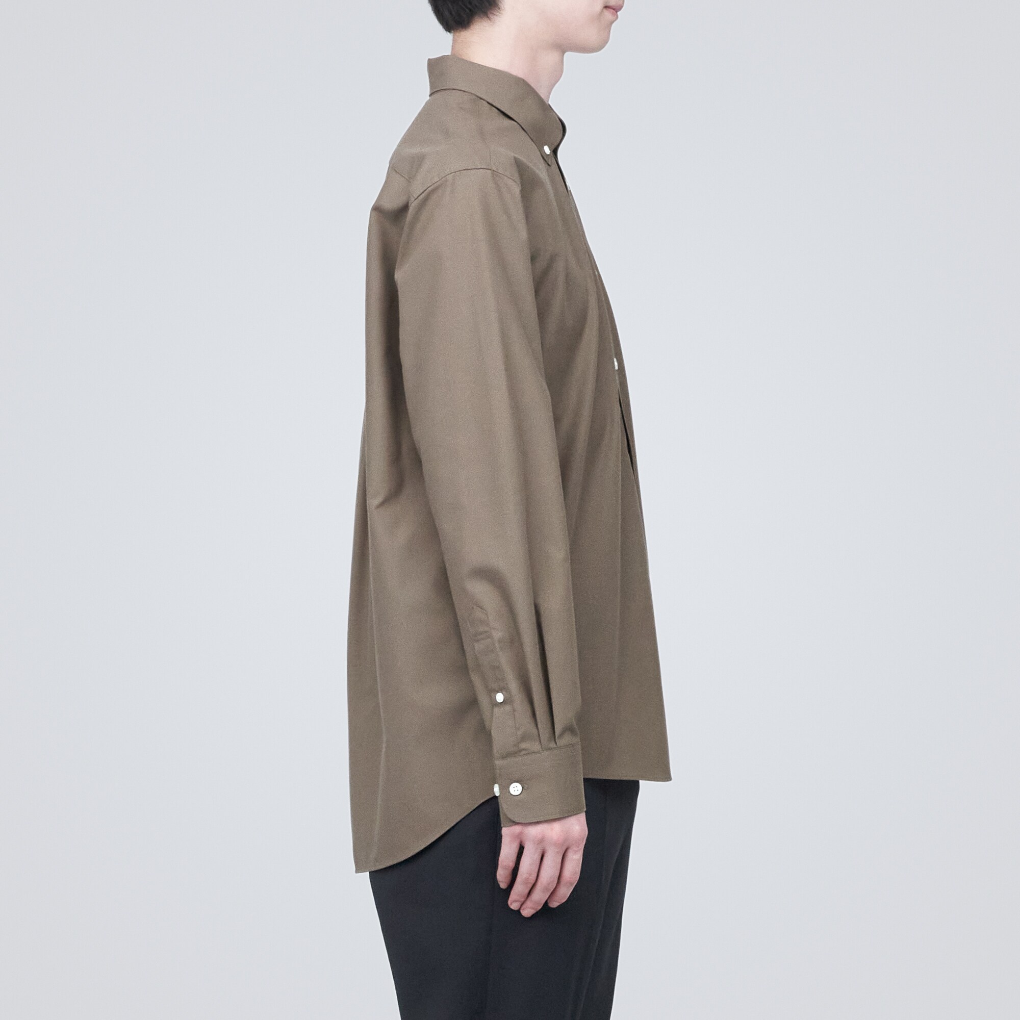 シワになりにくいボタンダウン長袖シャツ