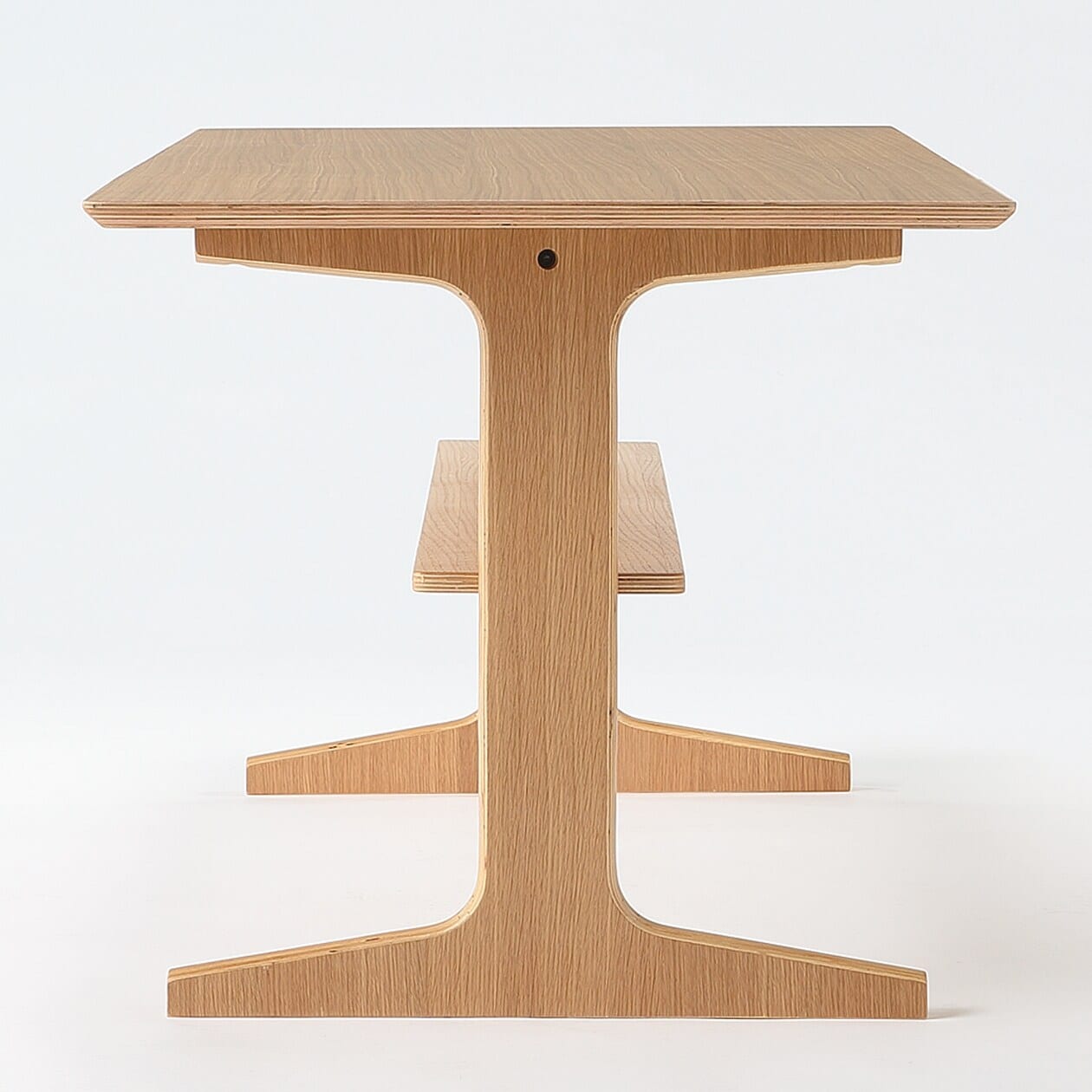 リビングでもダイニングでもつかえるテーブル・１・オーク材