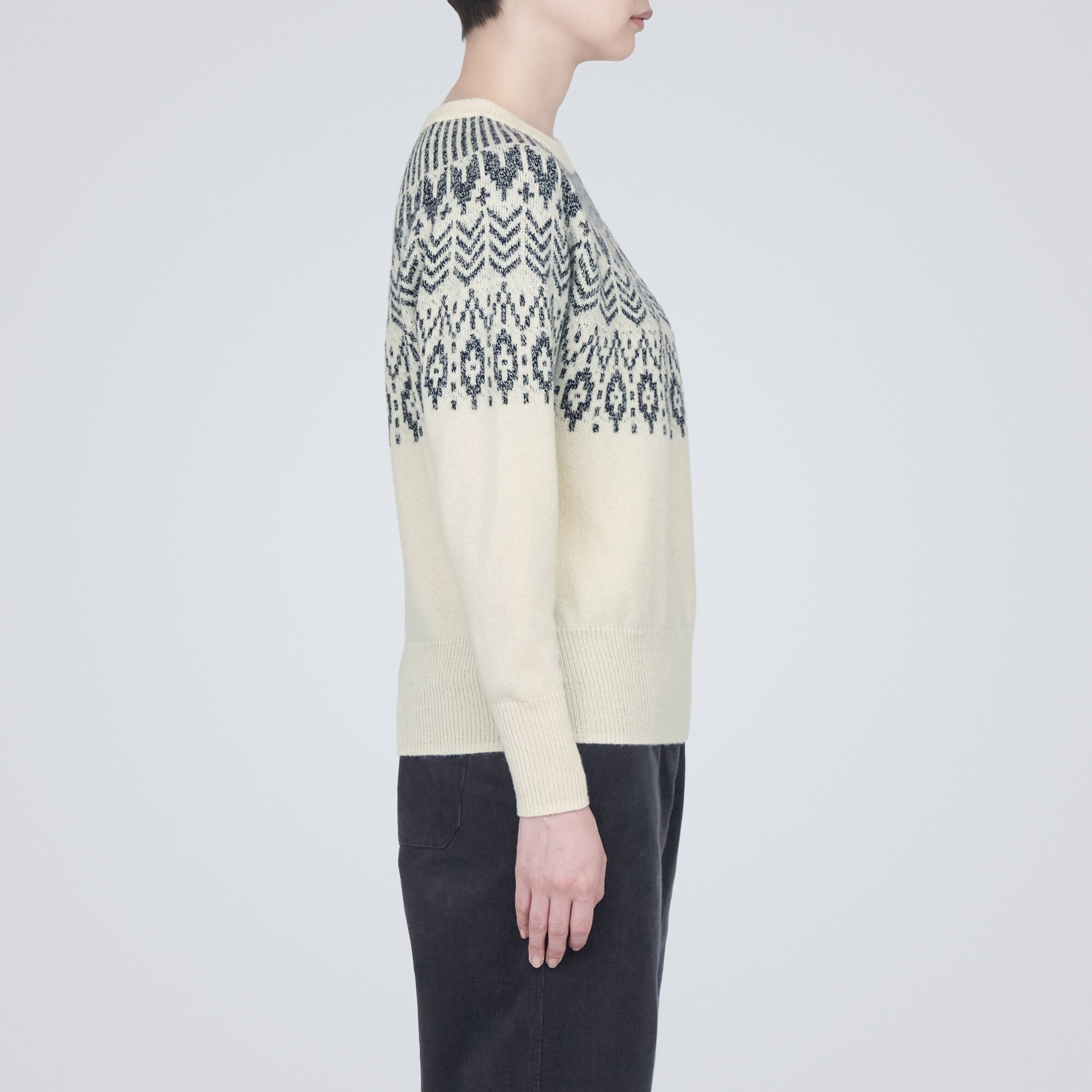 メリノウールジャカード編みクルーネックセーター