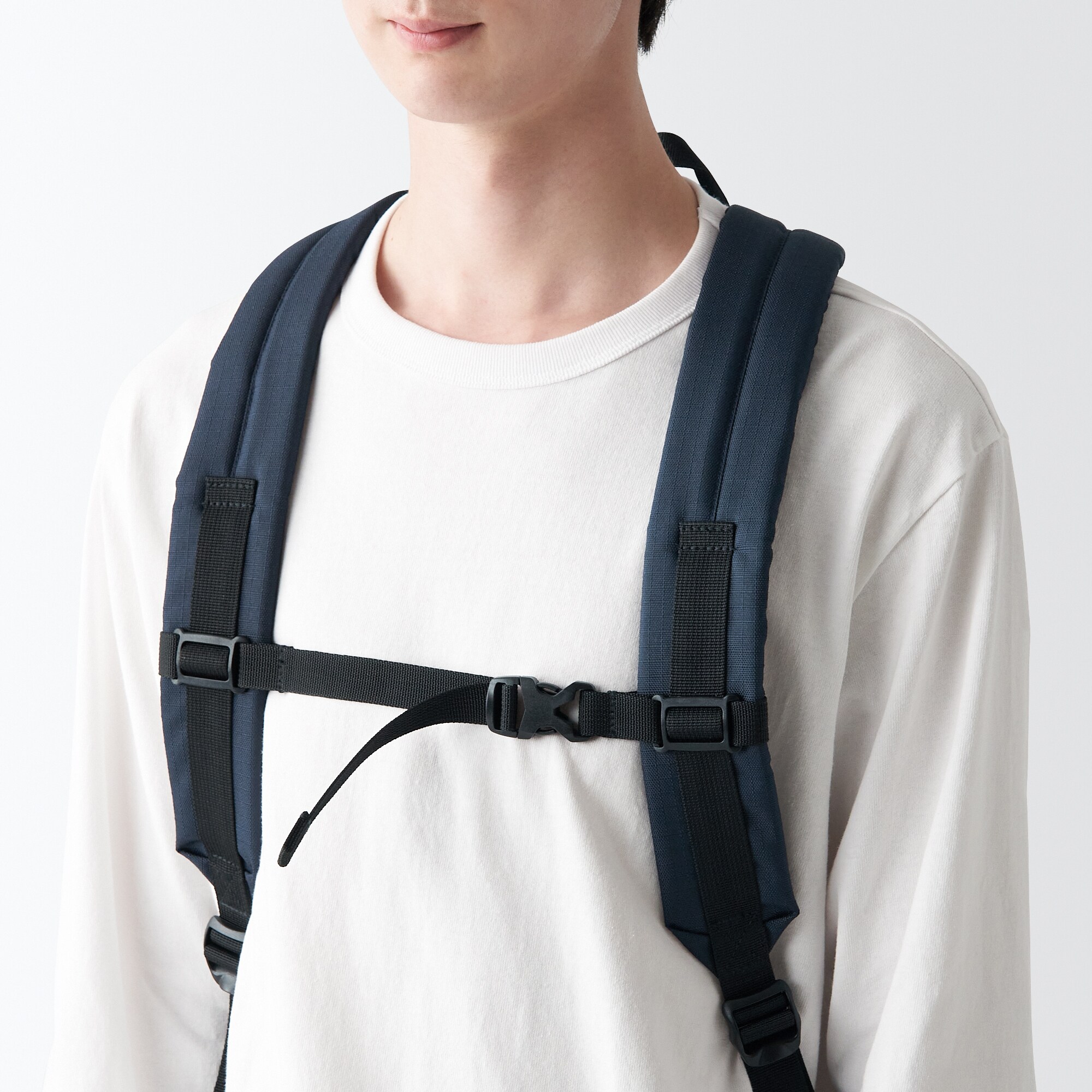 肩の負担を軽くする　撥水大容量リュックサック