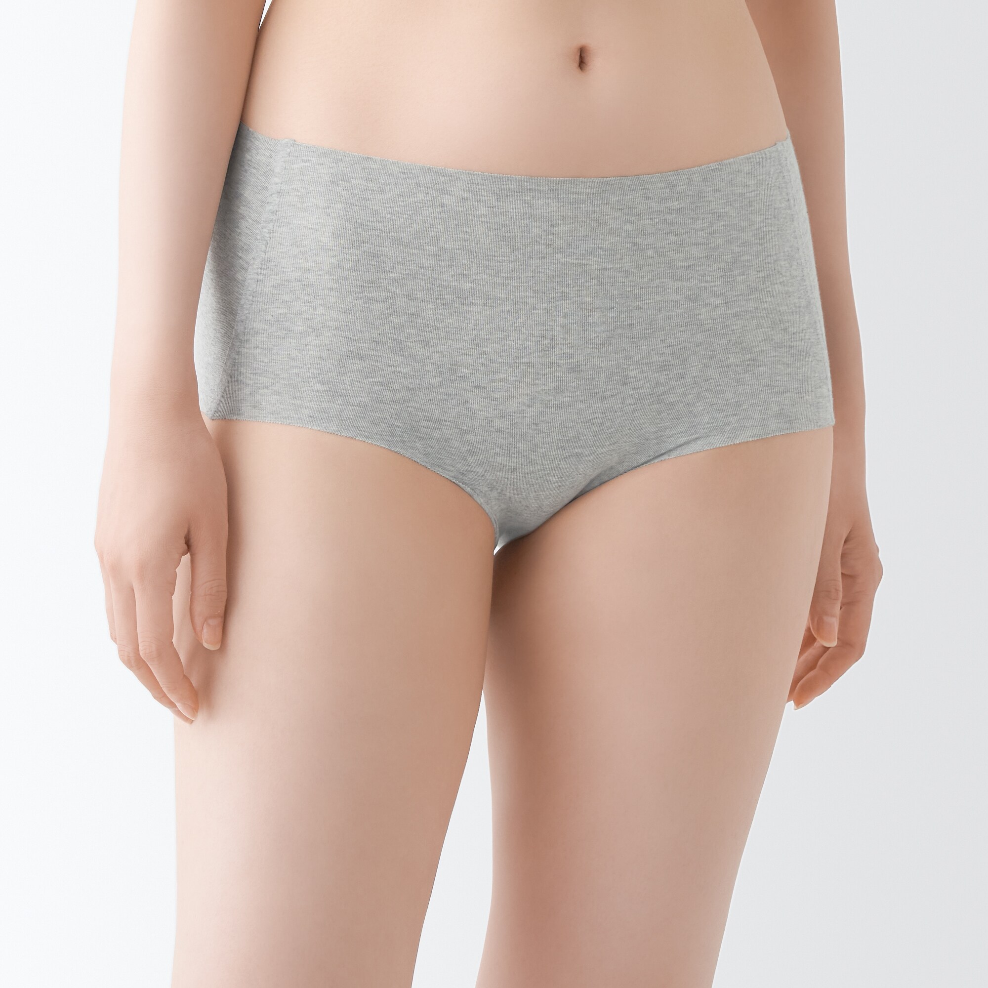 どこにも縫い目がないハイライズショーツ