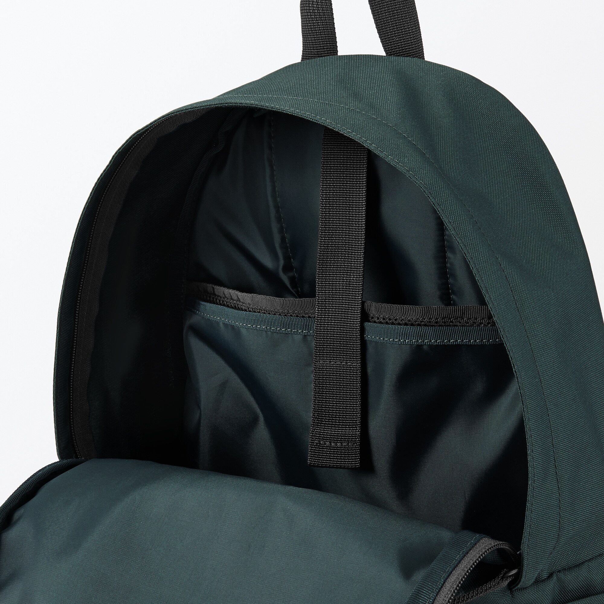 肩の負担を軽くする　撥水リュックサック