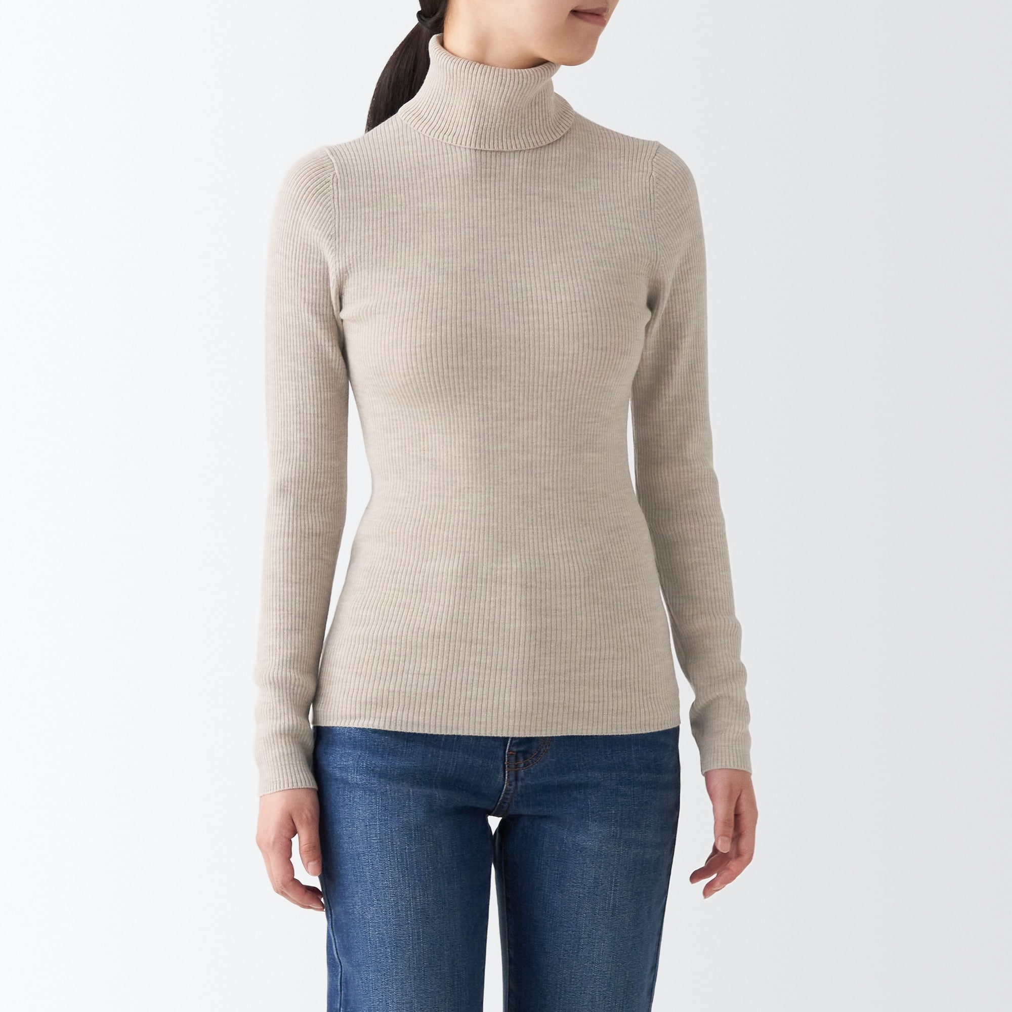 首のチクチクを抑えたリブタートルネック洗えるセーター