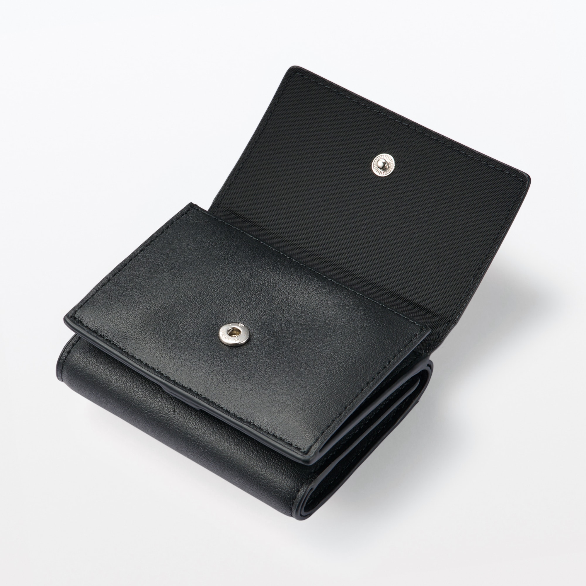 植物由来の原料を使った　三つ折り財布