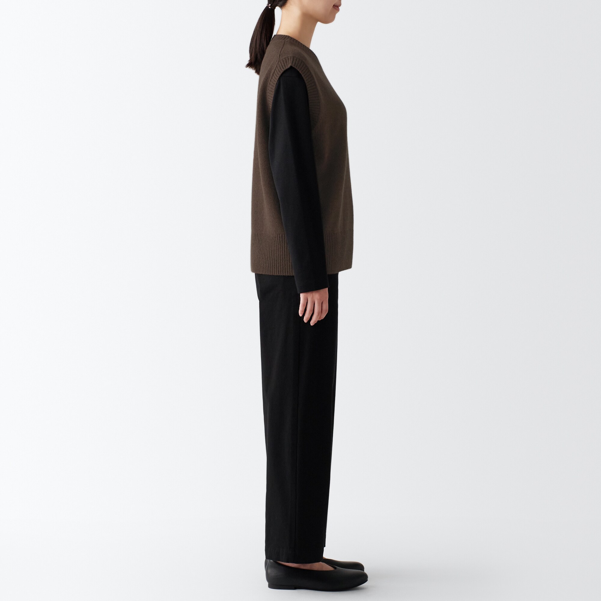 残糸で編んだクルーネックベスト