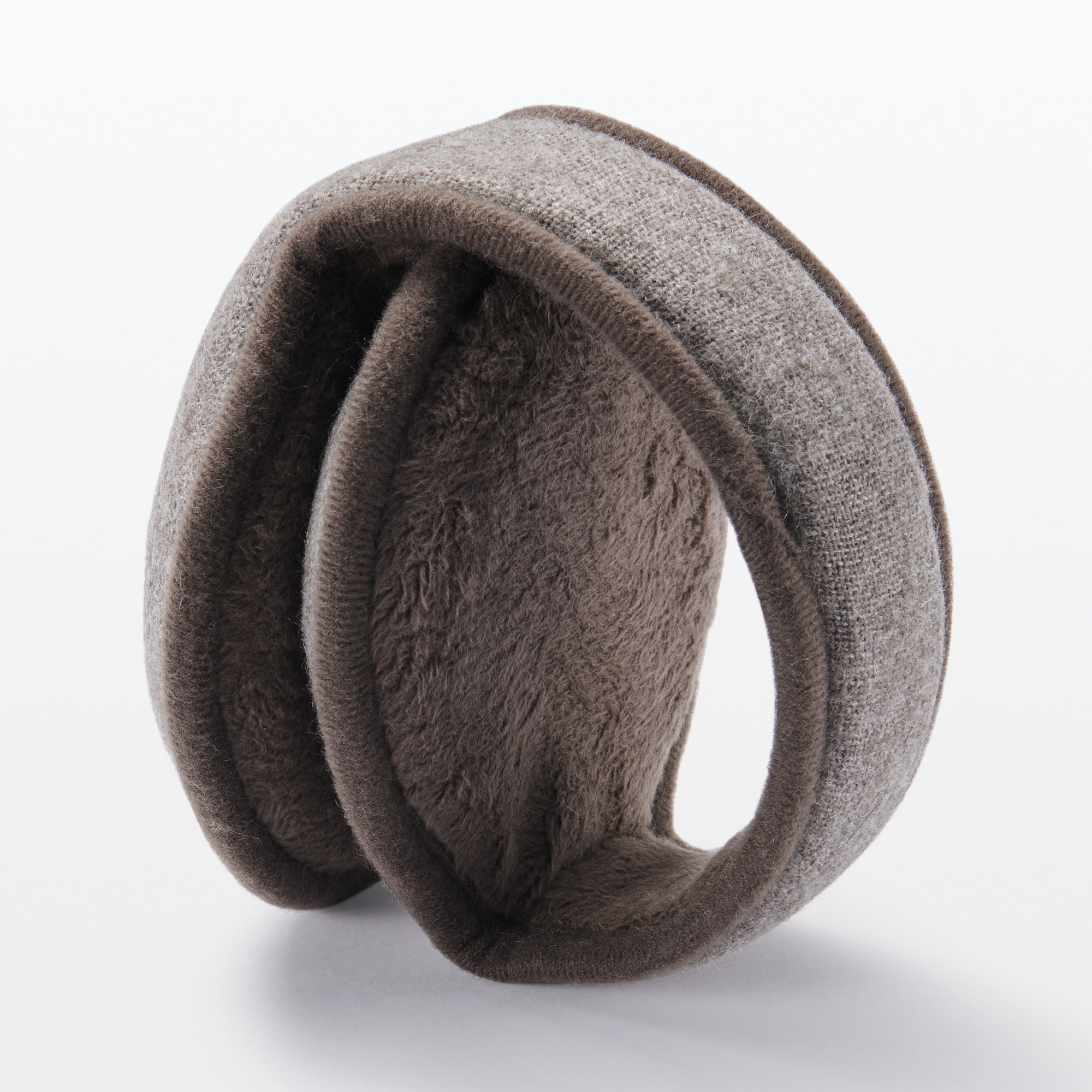 後ろから着ける　イヤーマフ　