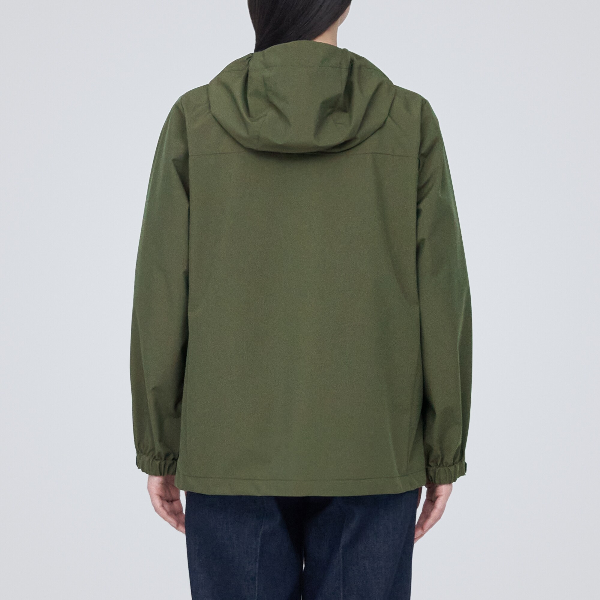 蒸れにくい　撥水フード付きジャケット