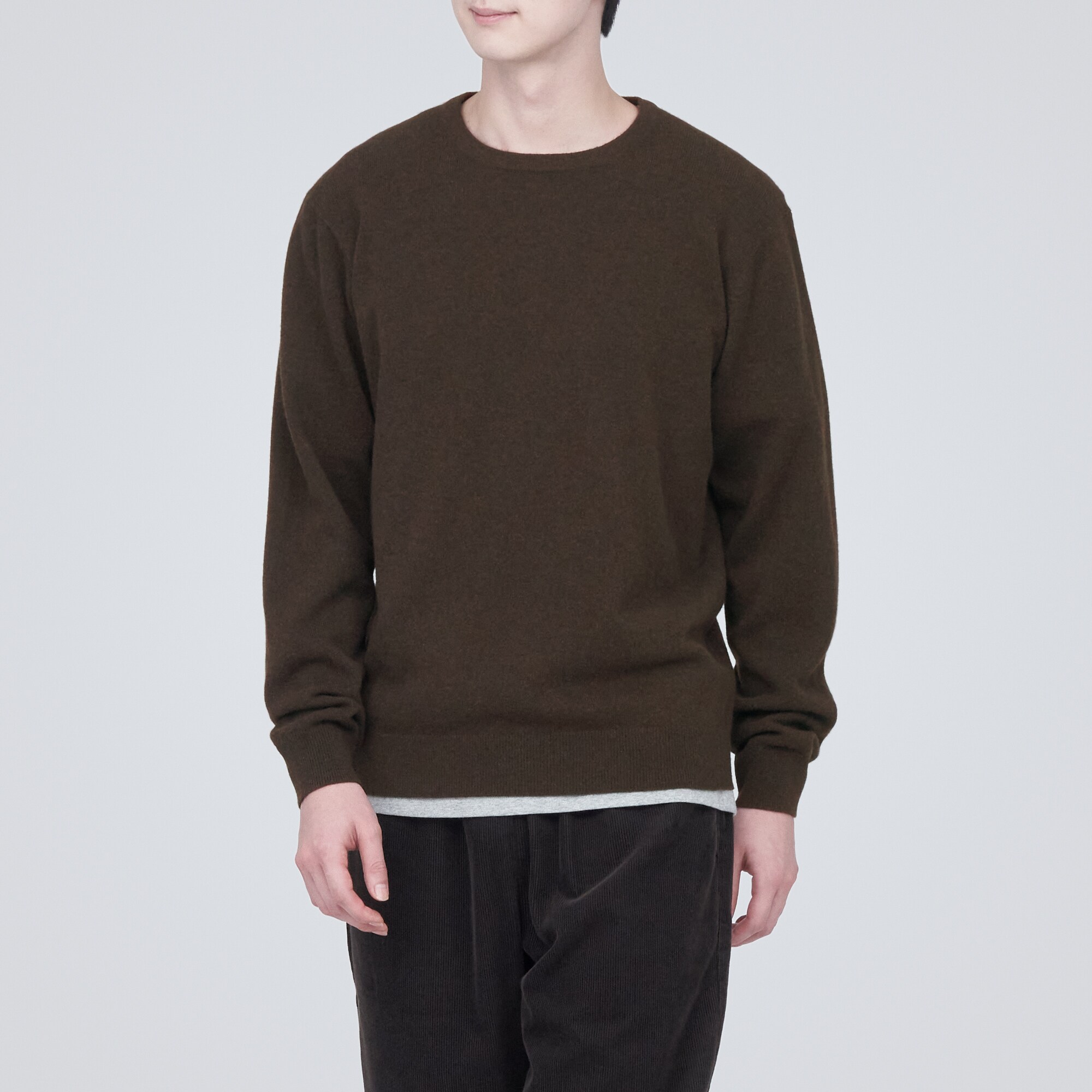 自然のまんまの色ヤククルーネックセーター（数量限定）