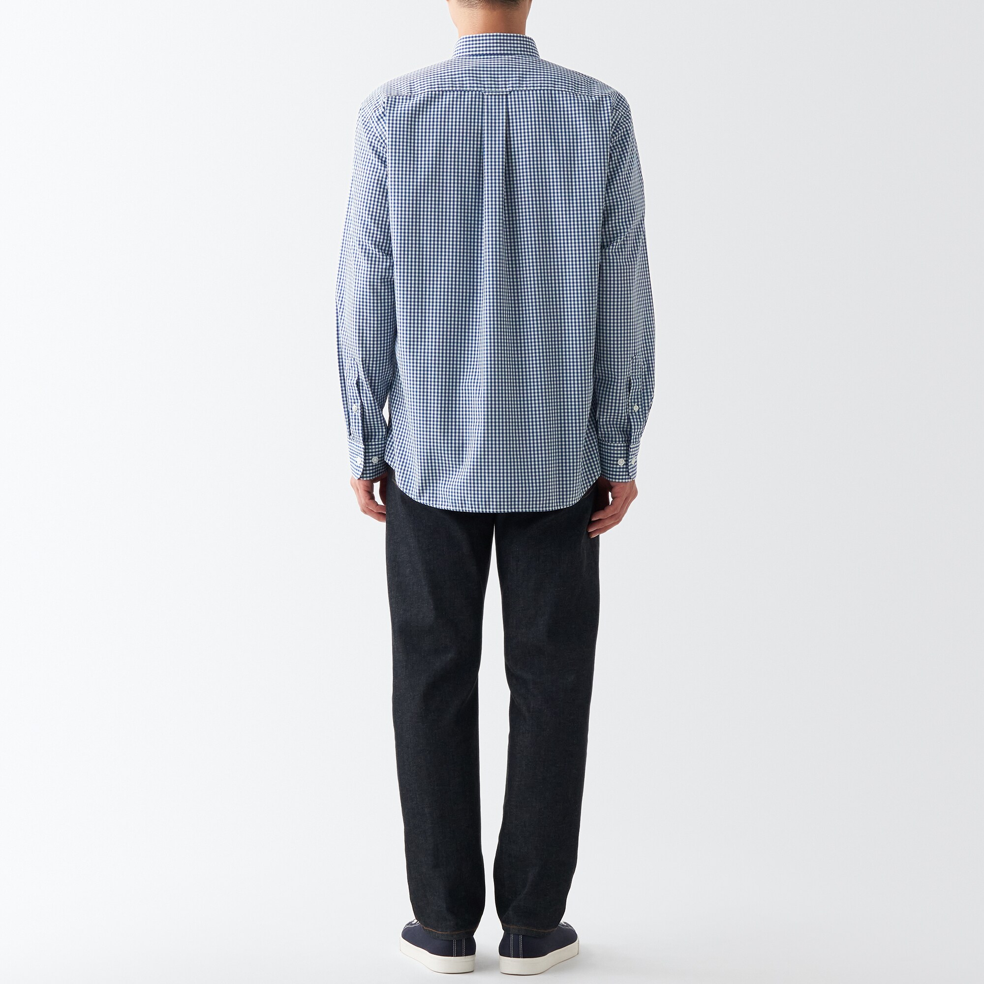 シワになりにくいボタンダウン長袖シャツ