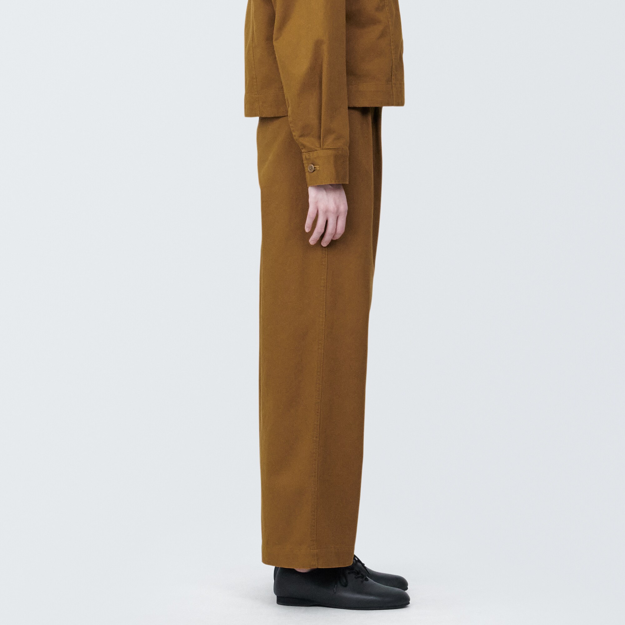 婦人　木の実から作ったカポック混タックワイドパンツ