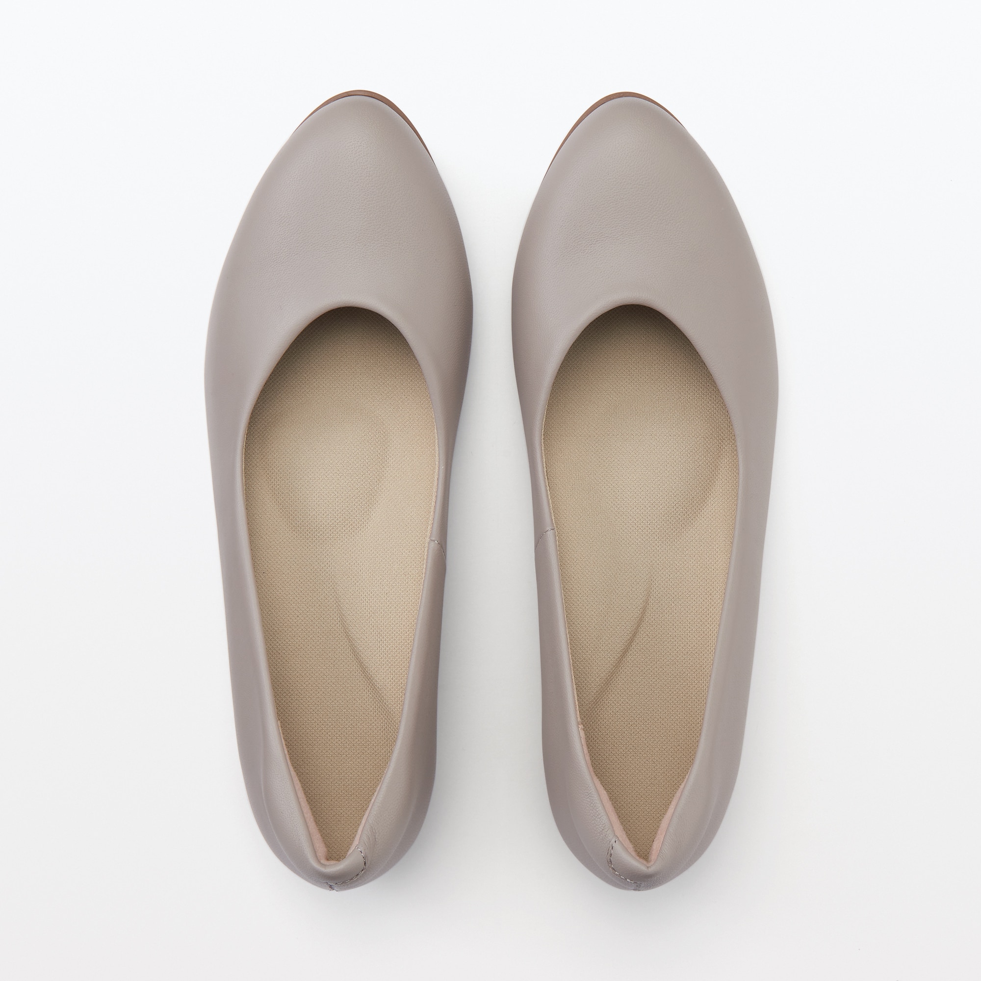 疲れにくい　レザーパンプス