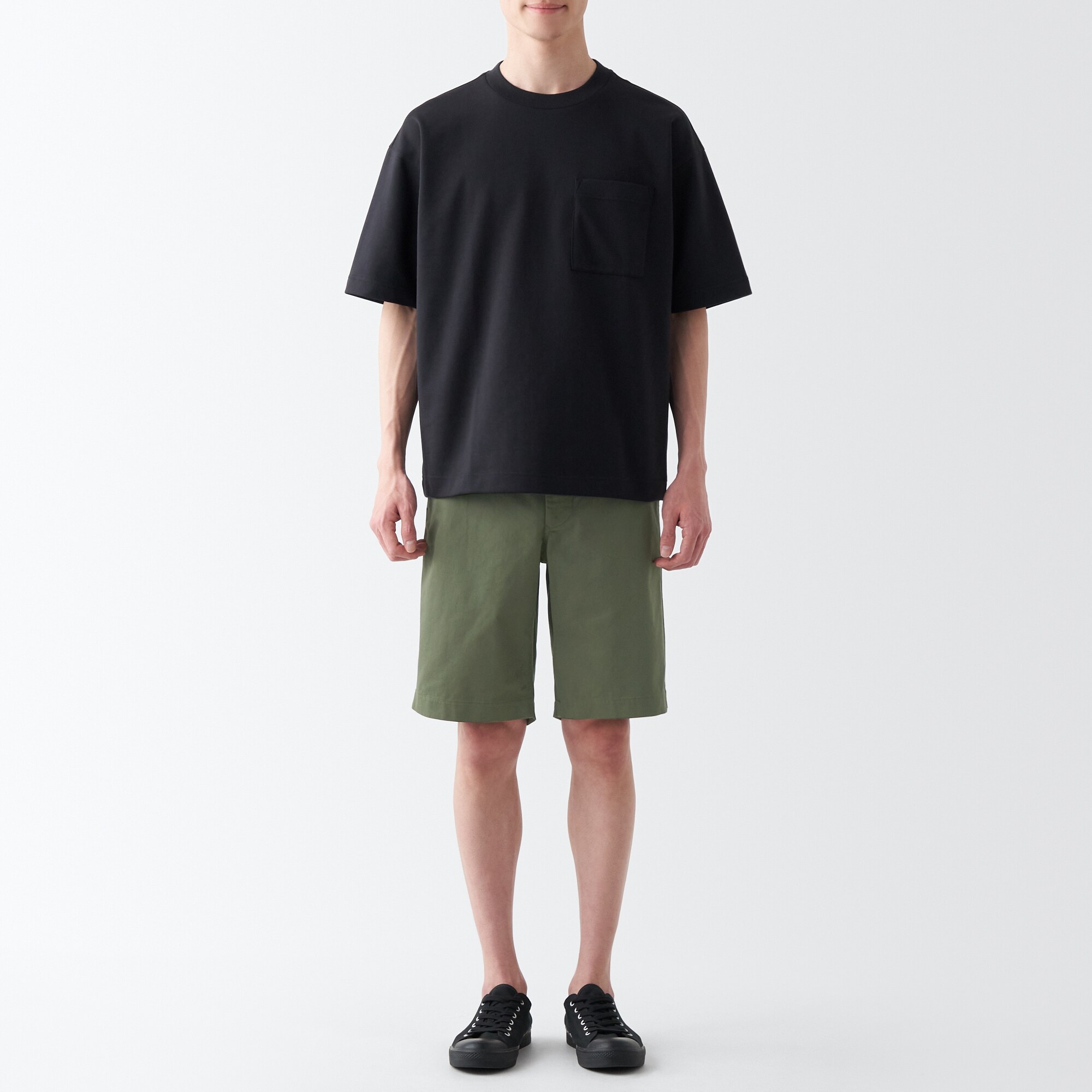 チノショートパンツ