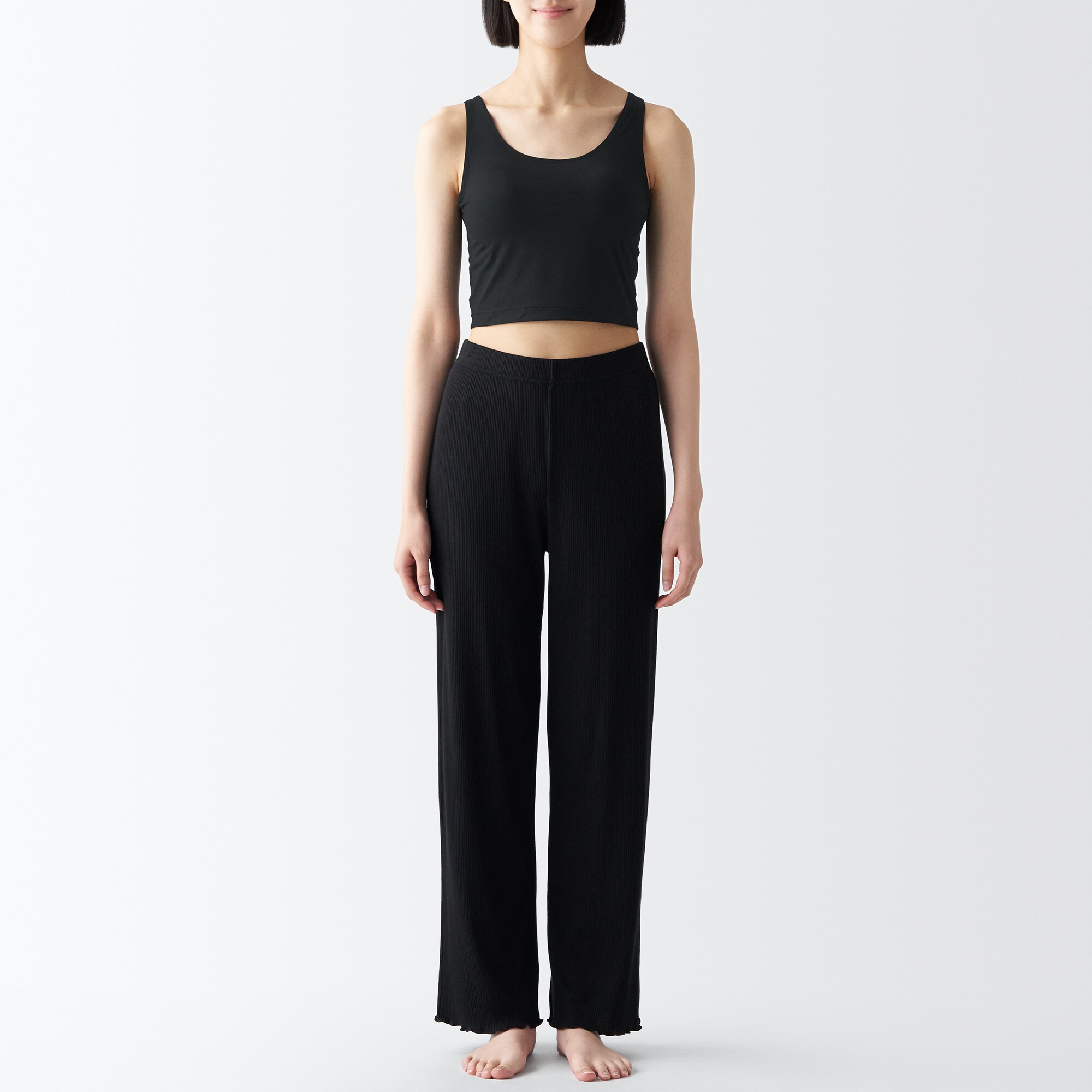 なめらかブラハーフ丈タンクトップ