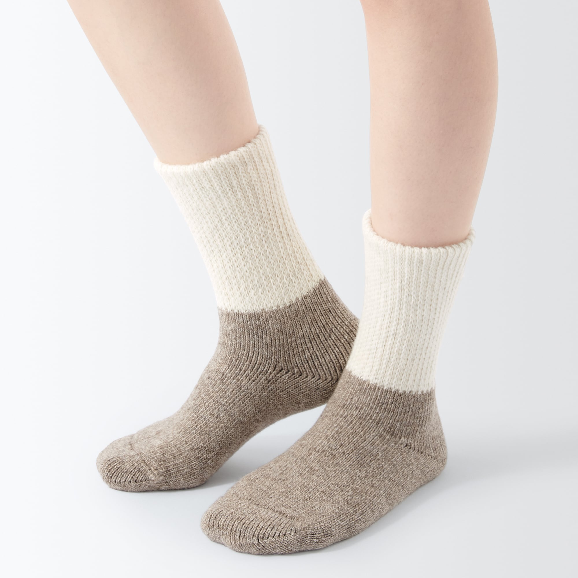 足なり直角　履き口やわらか　ヤク混　ルームソックス