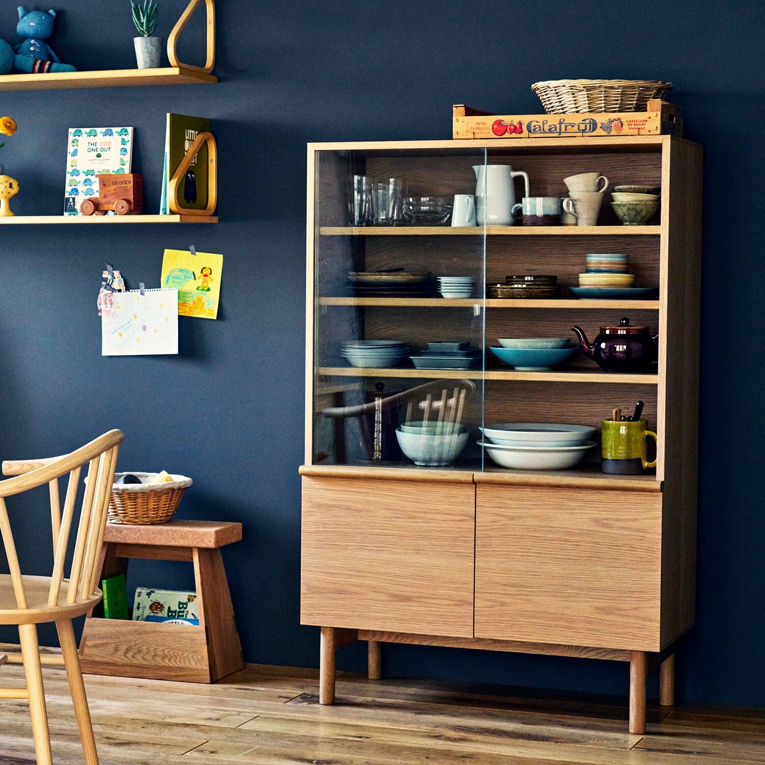 ＳＴＩＬＴ　ＶＩＴＲＩＮＥ　幅９０×奥行４４×高さ１４０ｃｍ