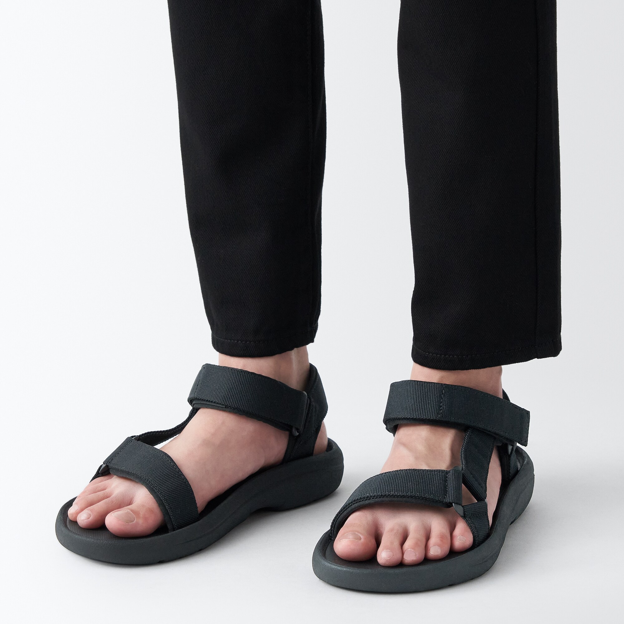 テープベルトサンダル