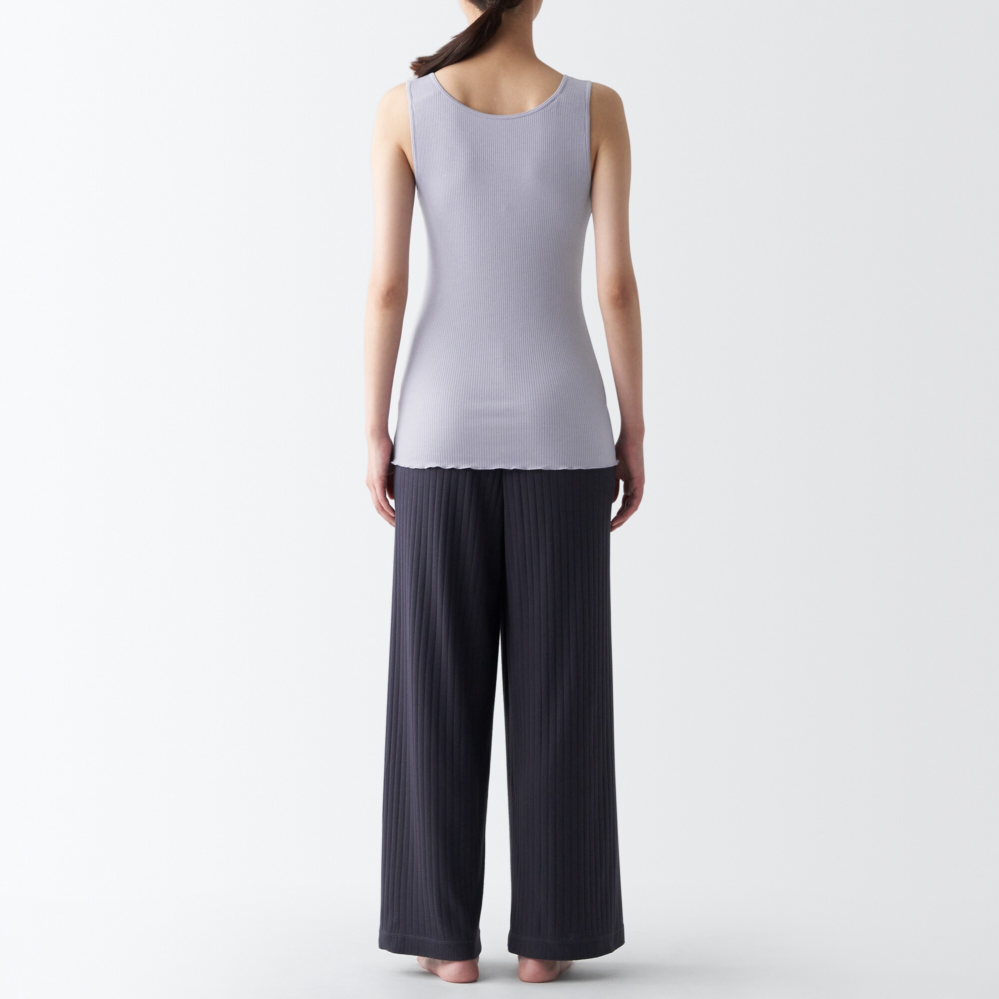 なめらかリブブラタンクトップ