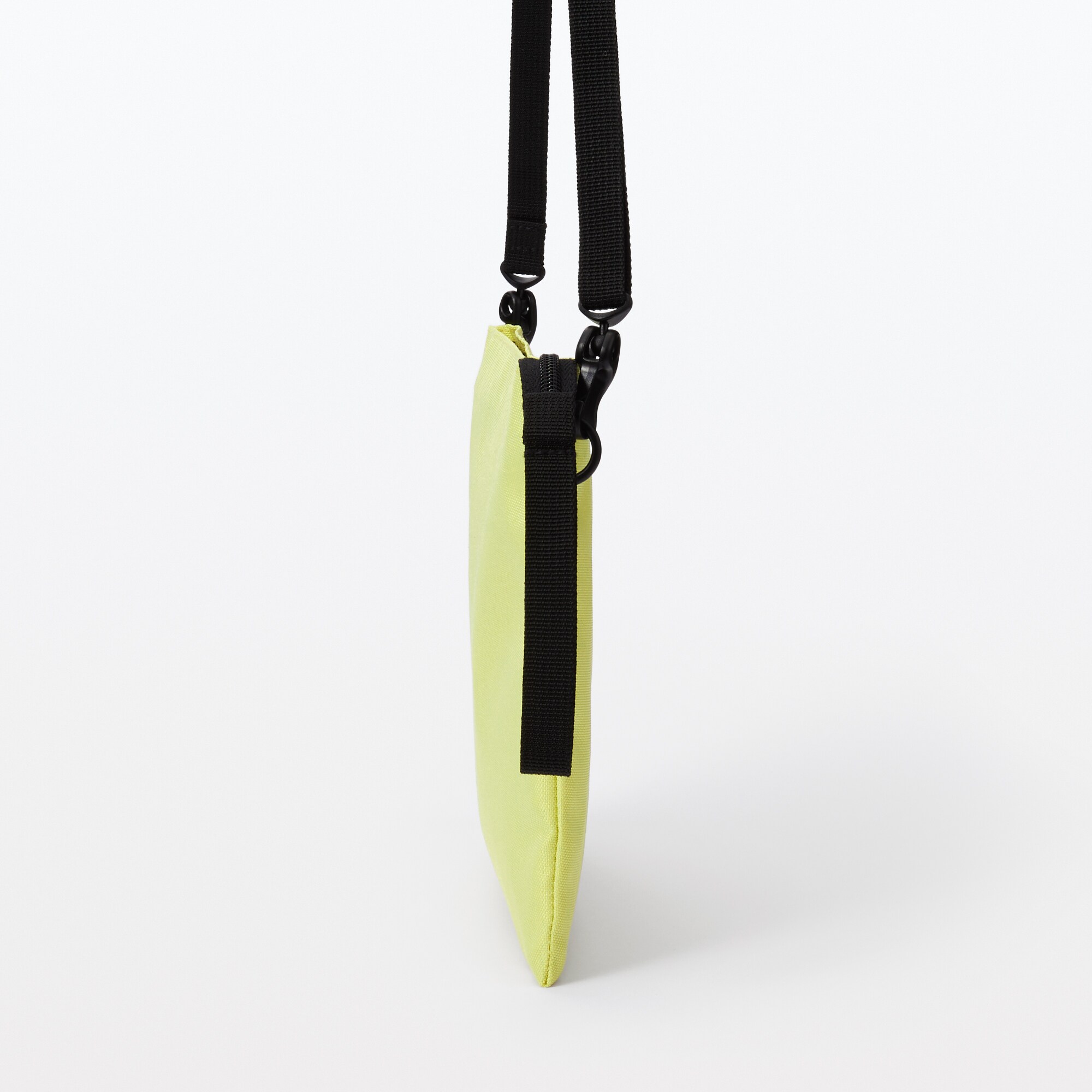 ポーチとしても使える　撥水サコッシュ