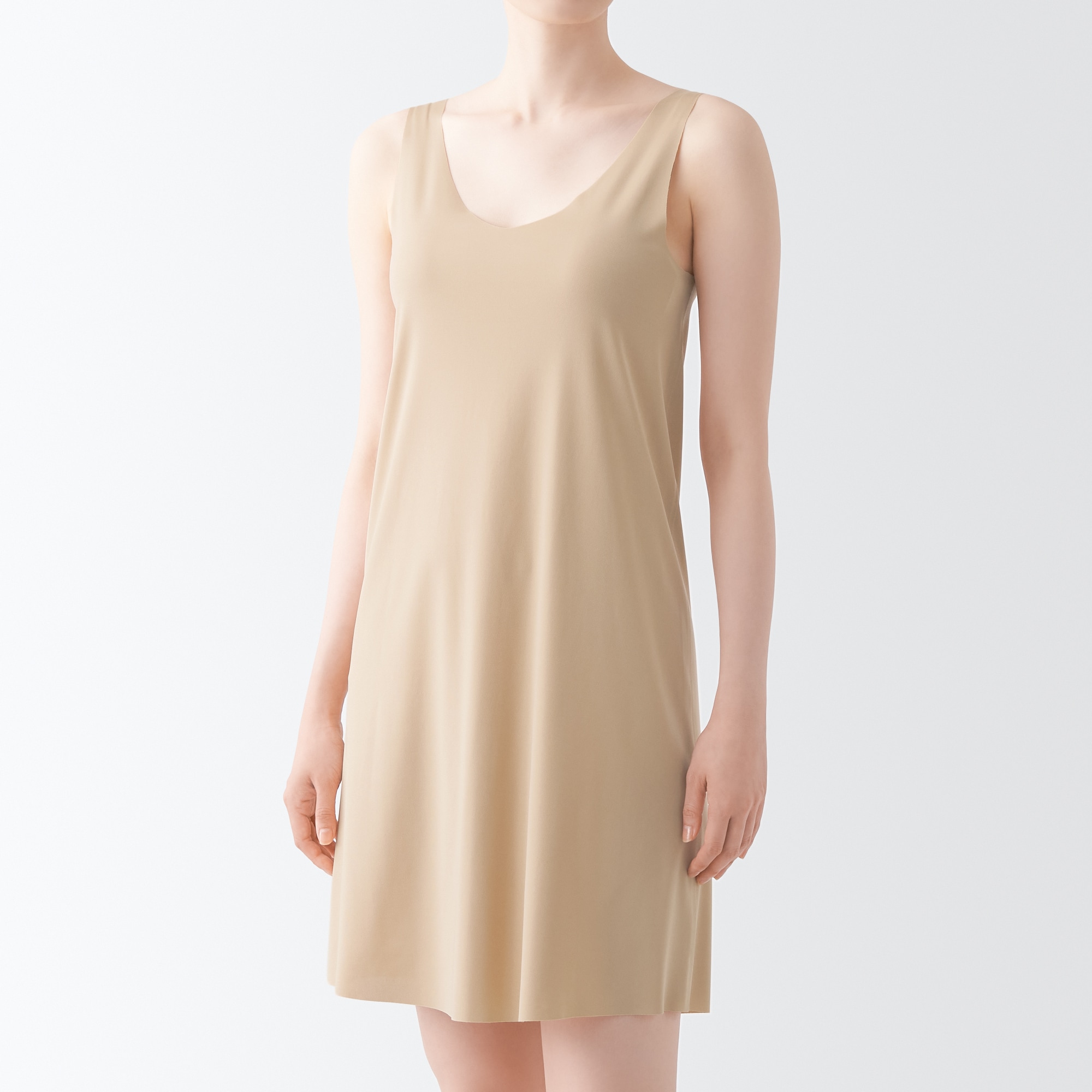 どこにも縫い目がないスリップドレス