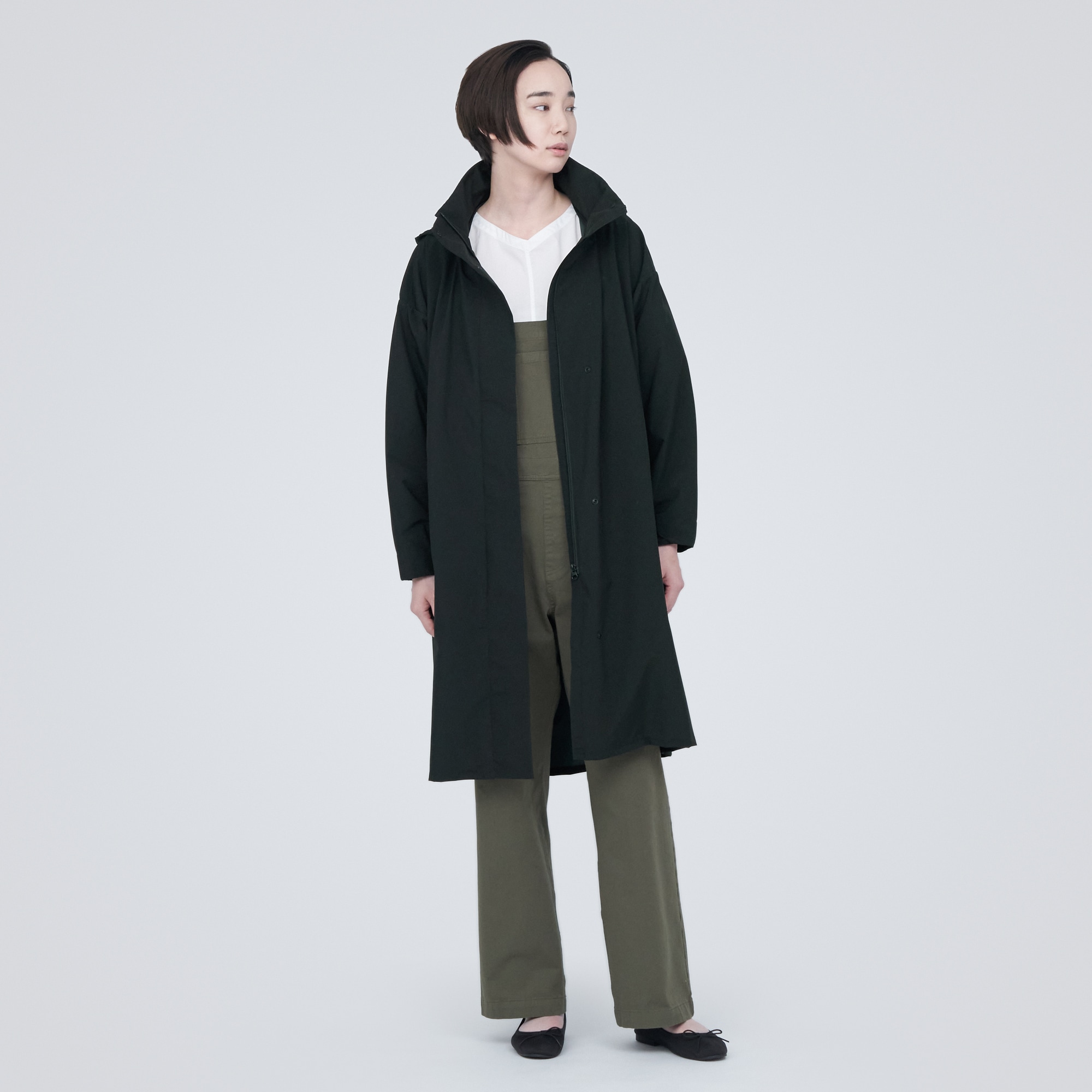蒸れにくい　撥水フード付きロングコート