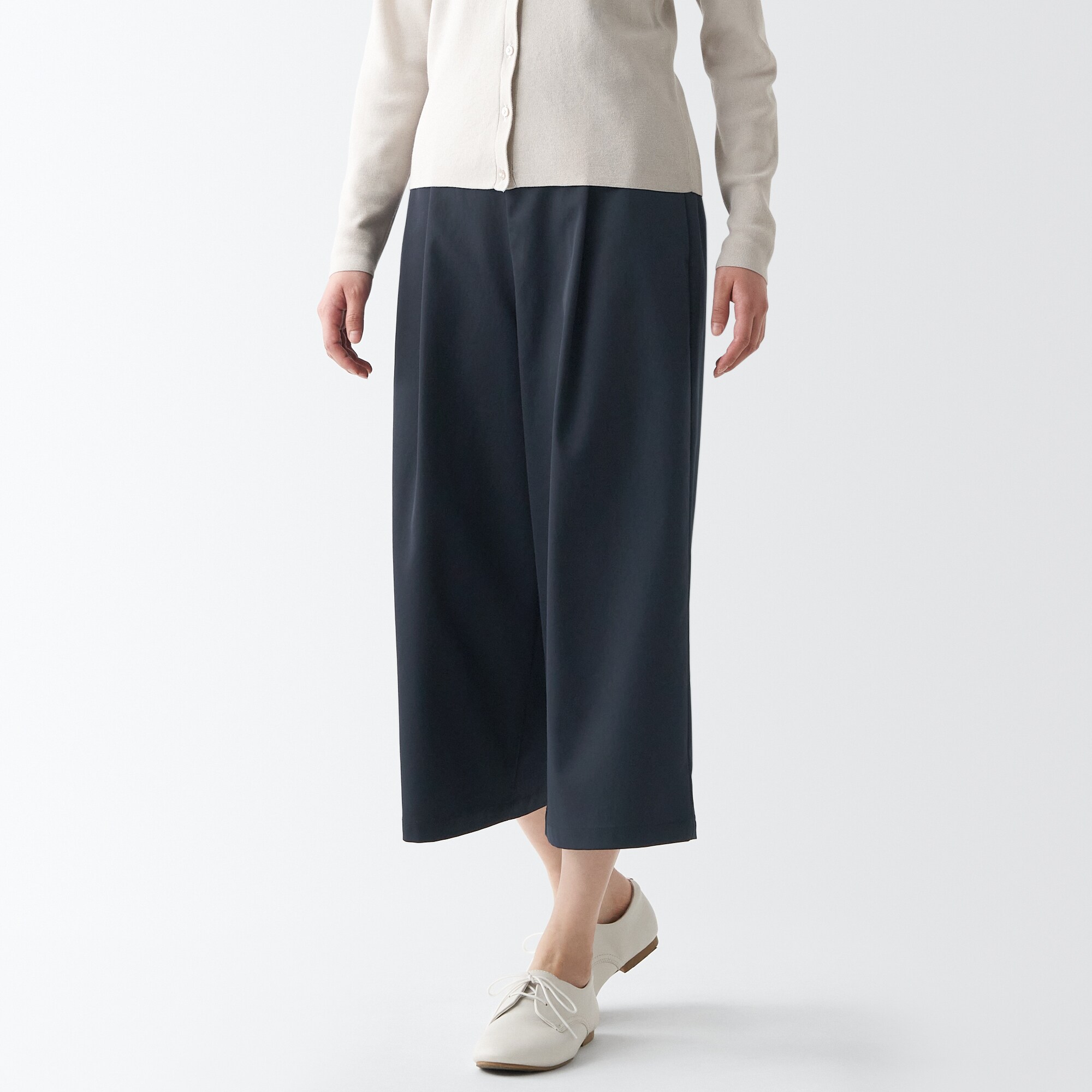 再生ポリエステルクロップドパンツ