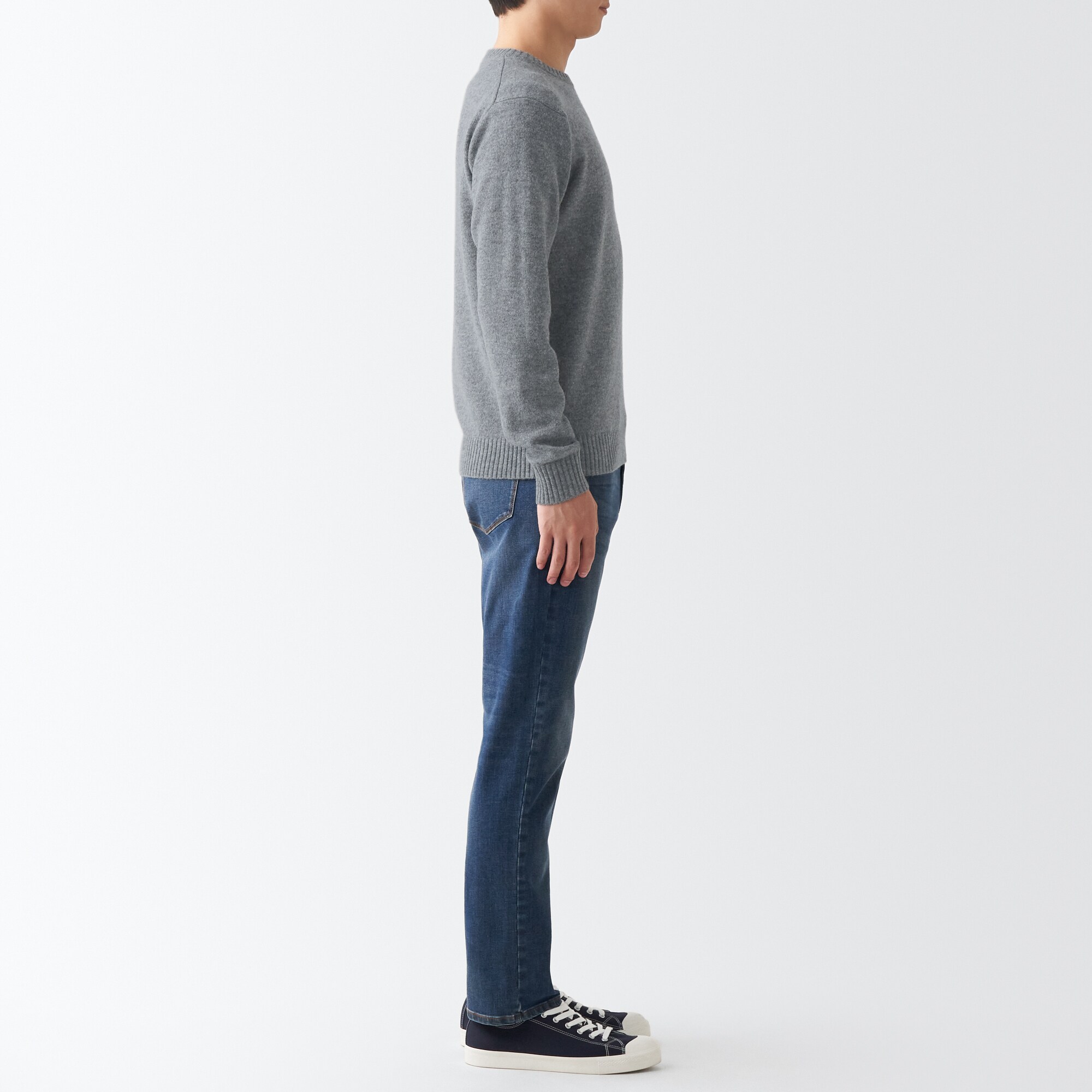 ウールミドルゲージクルーネックセーター