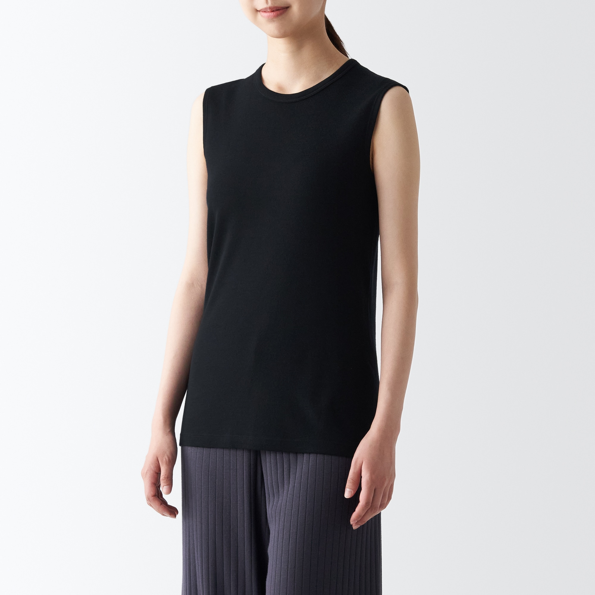 ウールスリーブレスＴシャツ